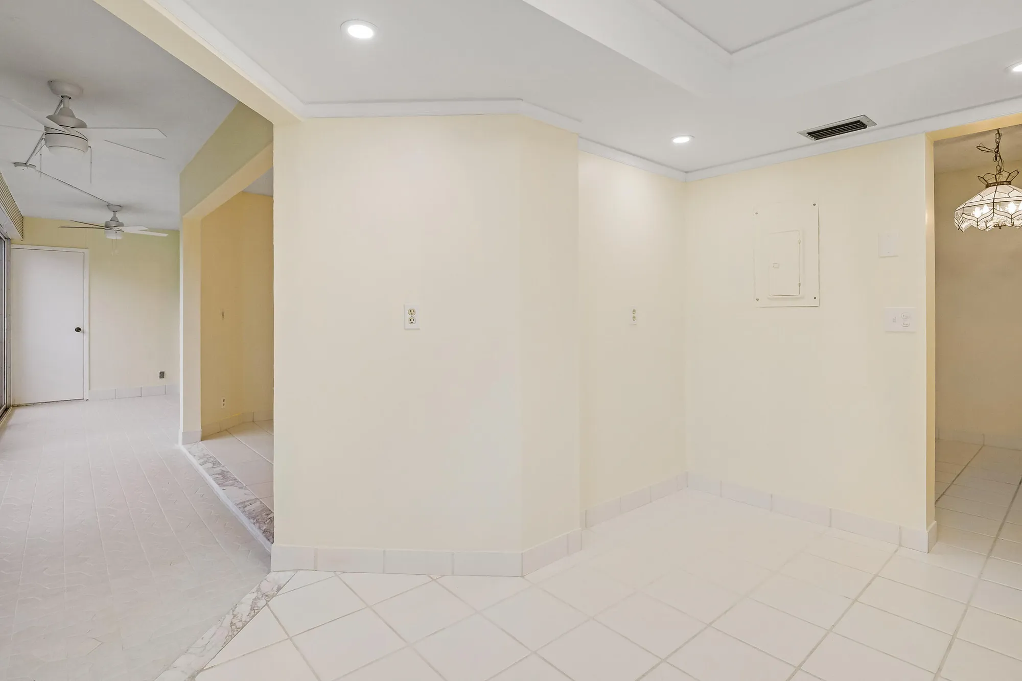 Property Slideshow image 17 of 38 | 3810 via poinciana apt 404, Lake Worth, FL, 33467