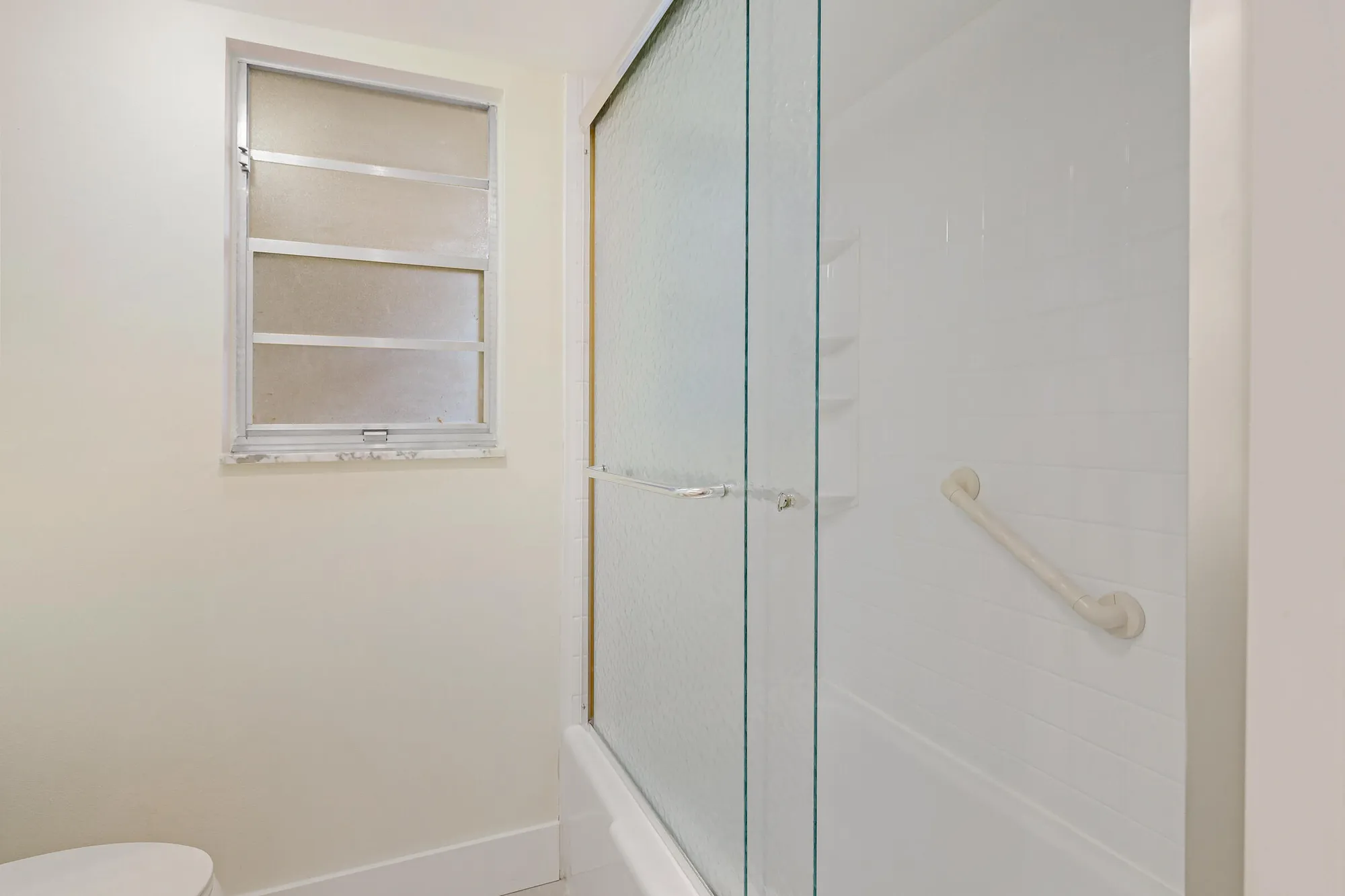 Property Slideshow image 28 of 38 | 3810 via poinciana apt 404, Lake Worth, FL, 33467