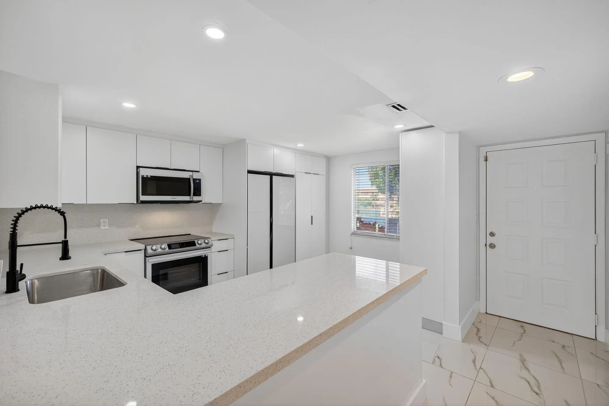 Property Slideshow image 13 of 111 | 14375 strathmore ln 303, Delray Beach, FL, 33446