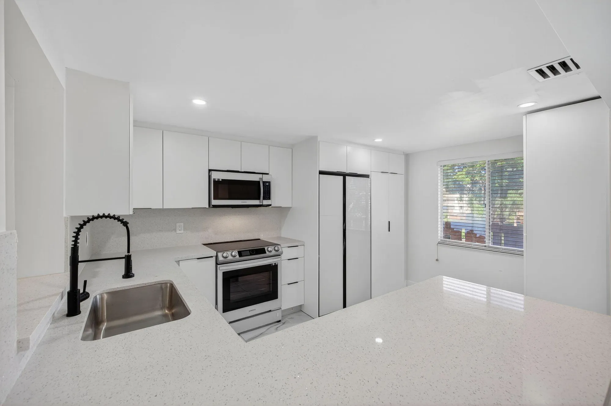 Property Slideshow image 17 of 111 | 14375 strathmore ln 303, Delray Beach, FL, 33446
