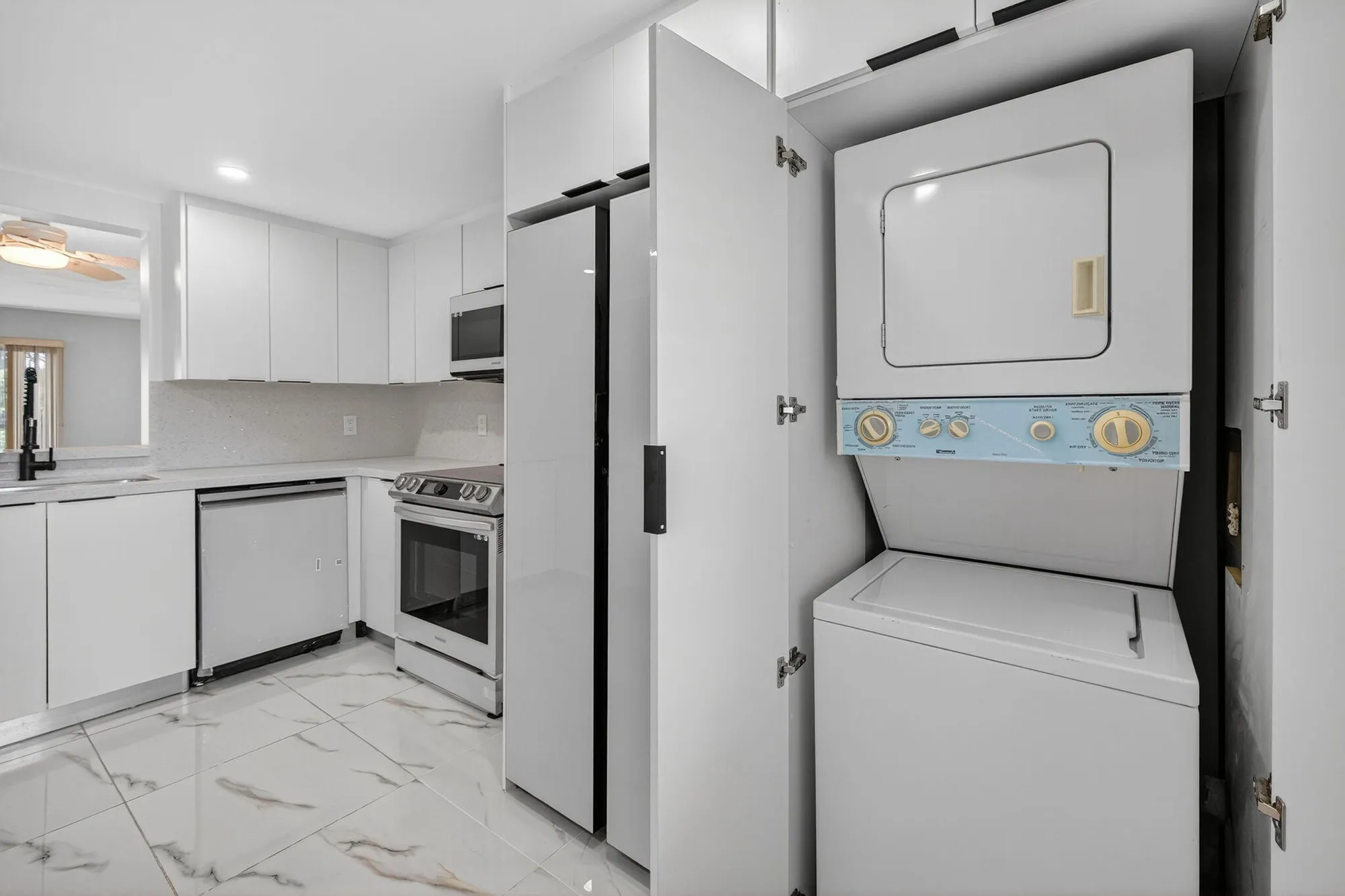 Property Slideshow image 18 of 111 | 14375 strathmore ln 303, Delray Beach, FL, 33446