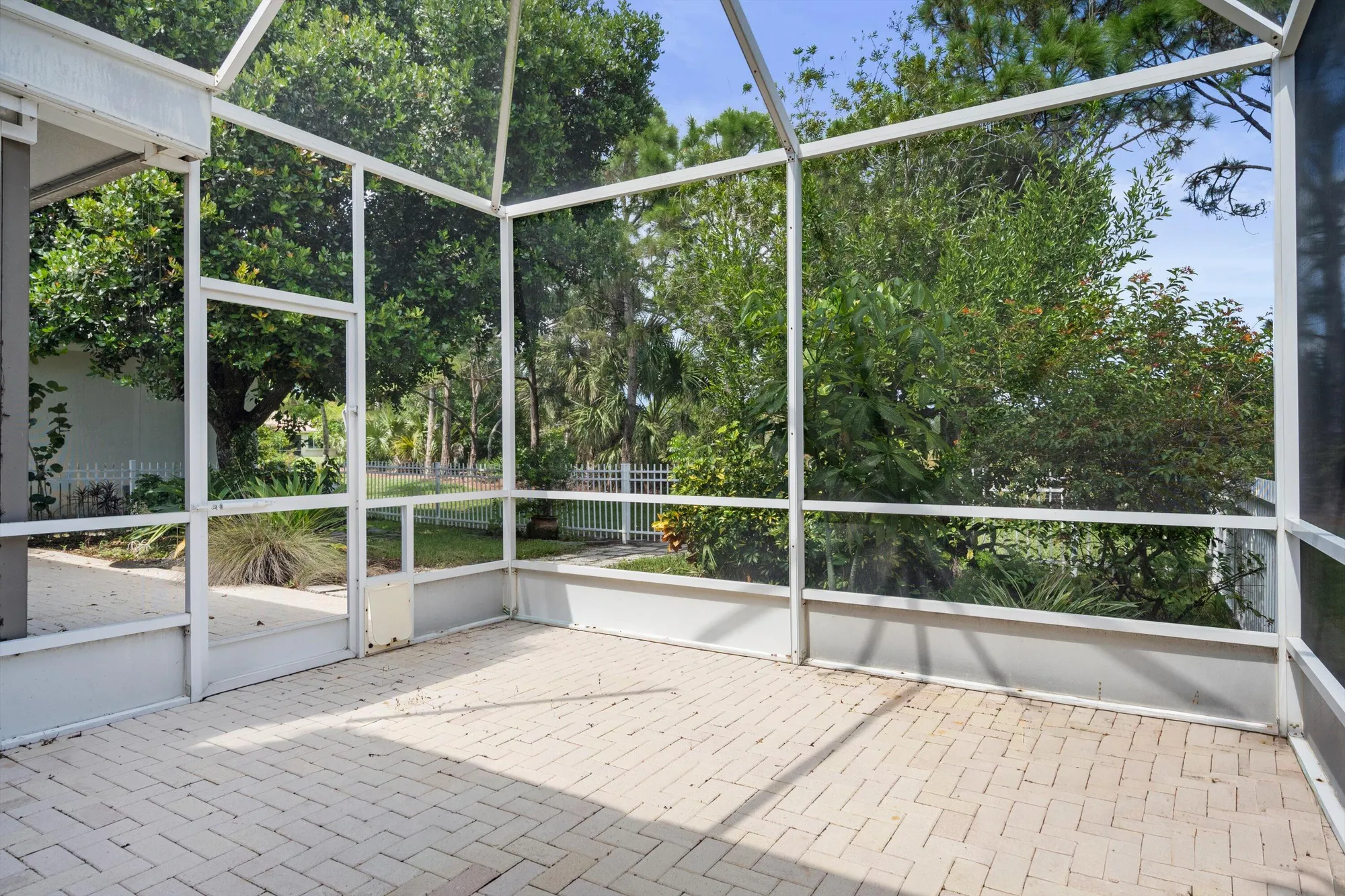 Property Slideshow image 33 of 46 | 9150 bay harbour cir, West Palm Beach, FL, 33411