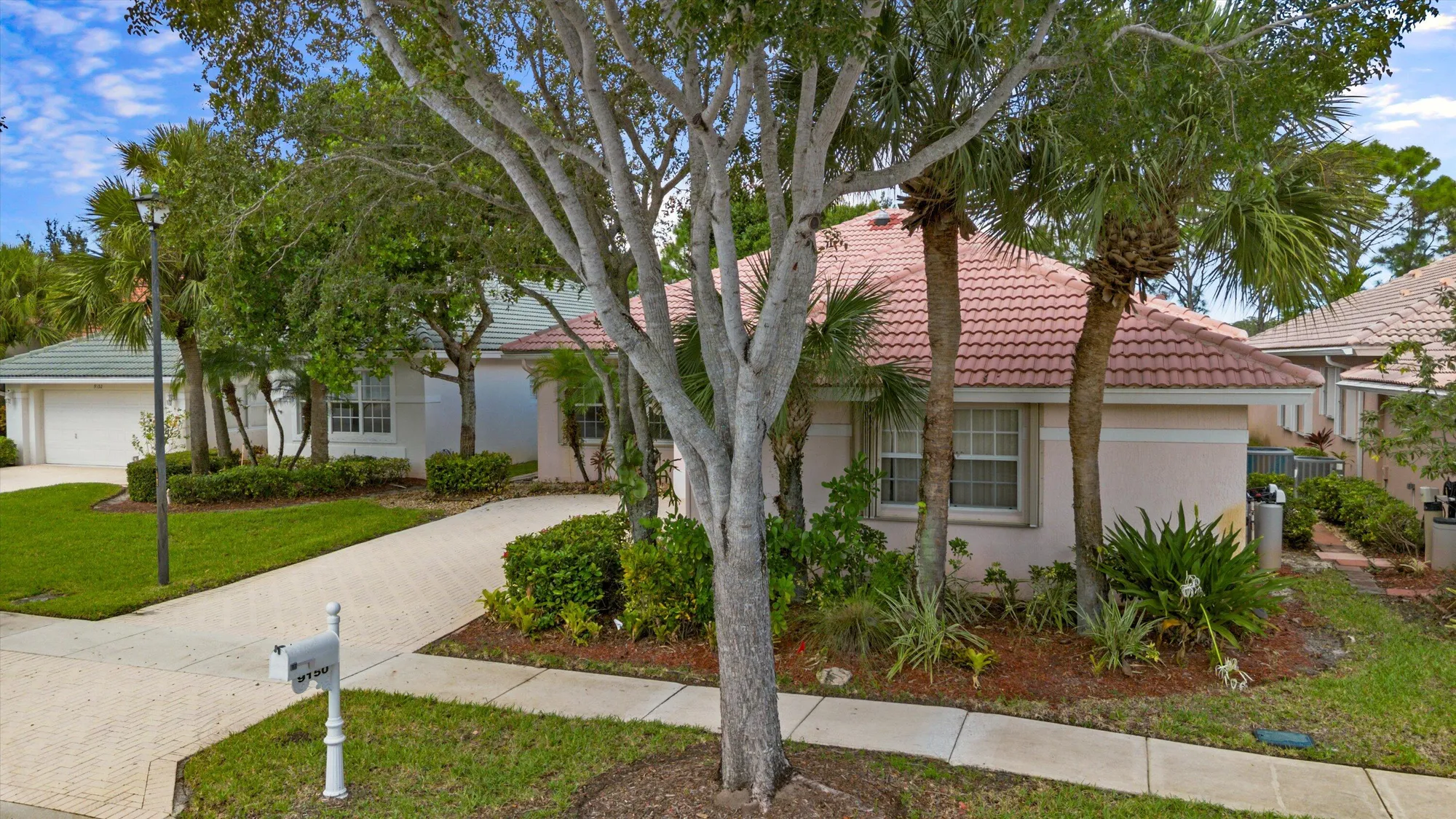 Property Slideshow image 38 of 46 | 9150 bay harbour cir, West Palm Beach, FL, 33411
