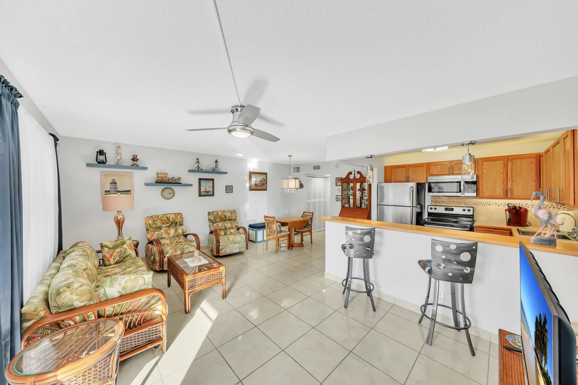 Property Slideshow image 2 of 35 | 105 oxford 100 # 105, West Palm Beach, FL, 33417