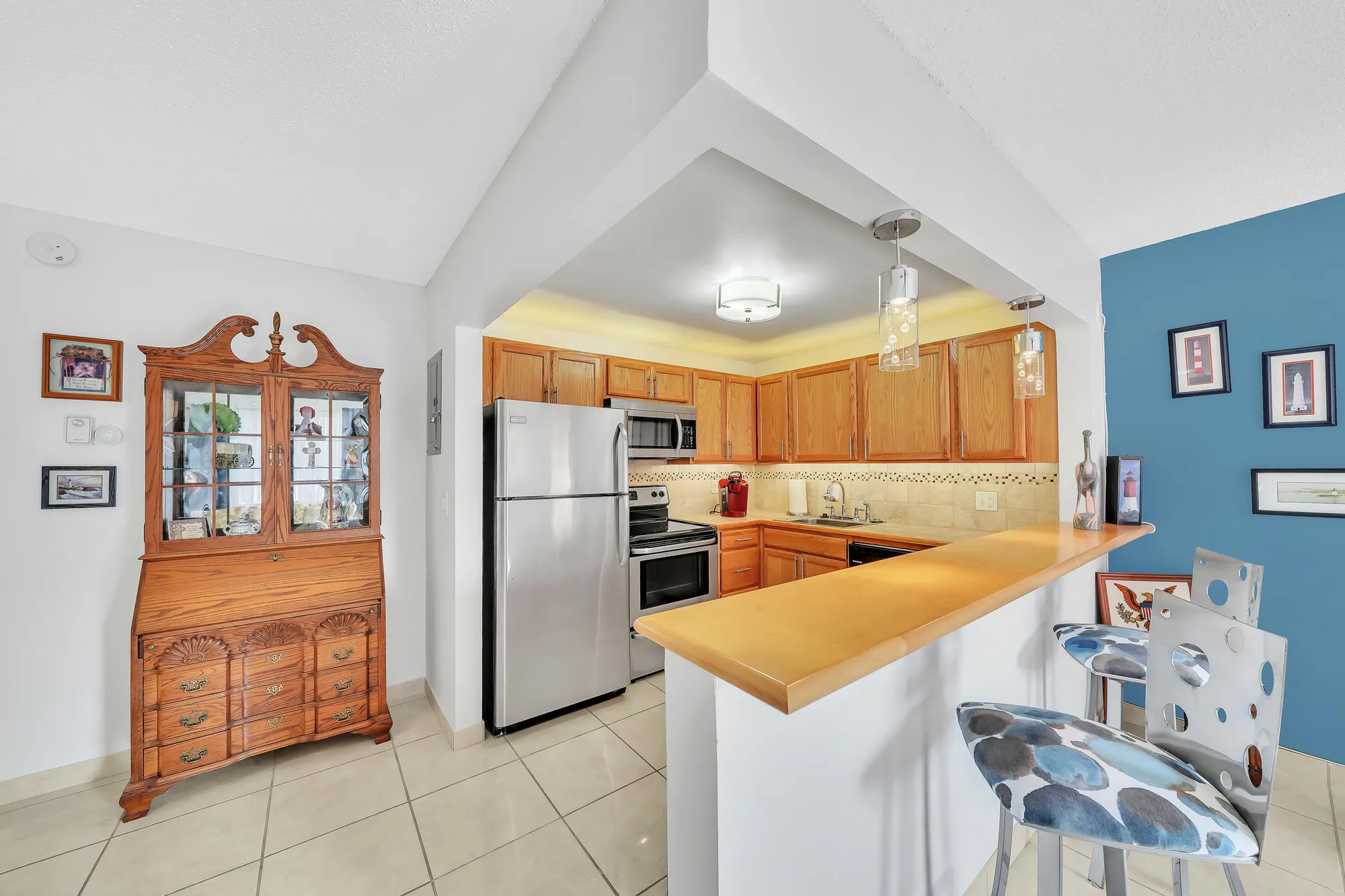 Property Slideshow image 3 of 35 | 105 oxford 100 # 105, West Palm Beach, FL, 33417