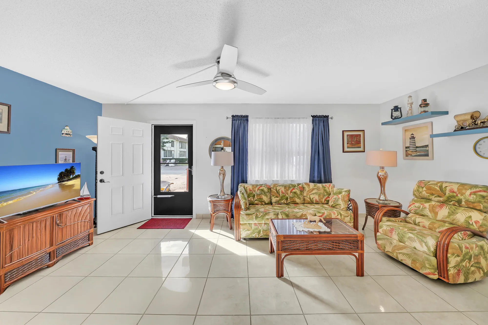 Property Slideshow image 5 of 35 | 105 oxford 100 # 105, West Palm Beach, FL, 33417