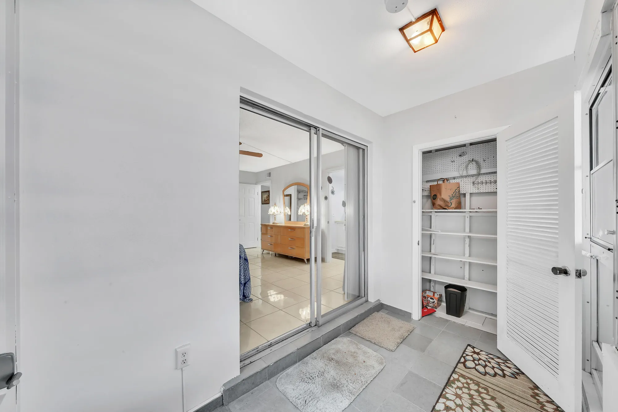 Property Slideshow image 18 of 35 | 105 oxford 100 # 105, West Palm Beach, FL, 33417