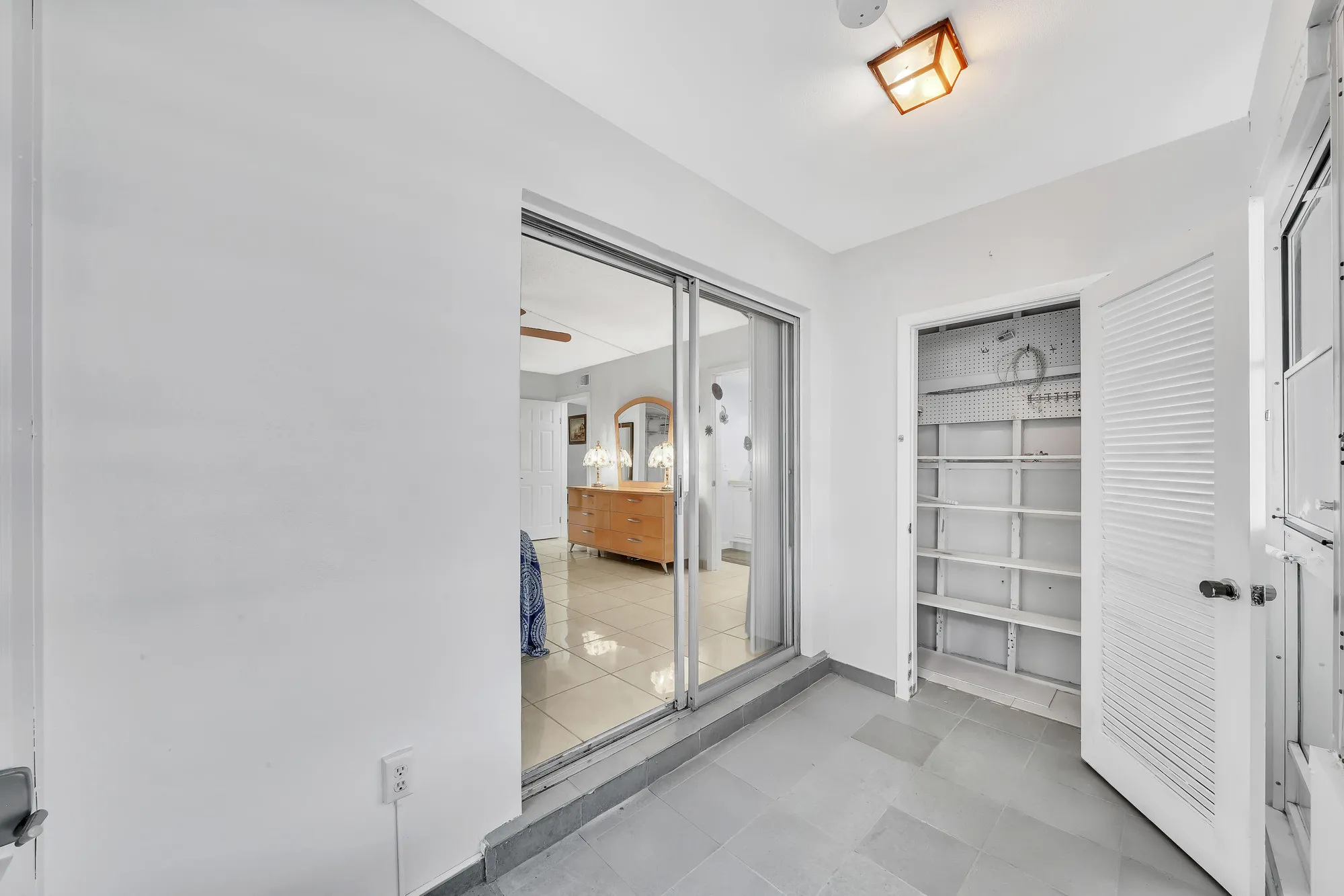 Property Slideshow image 19 of 35 | 105 oxford 100 # 105, West Palm Beach, FL, 33417