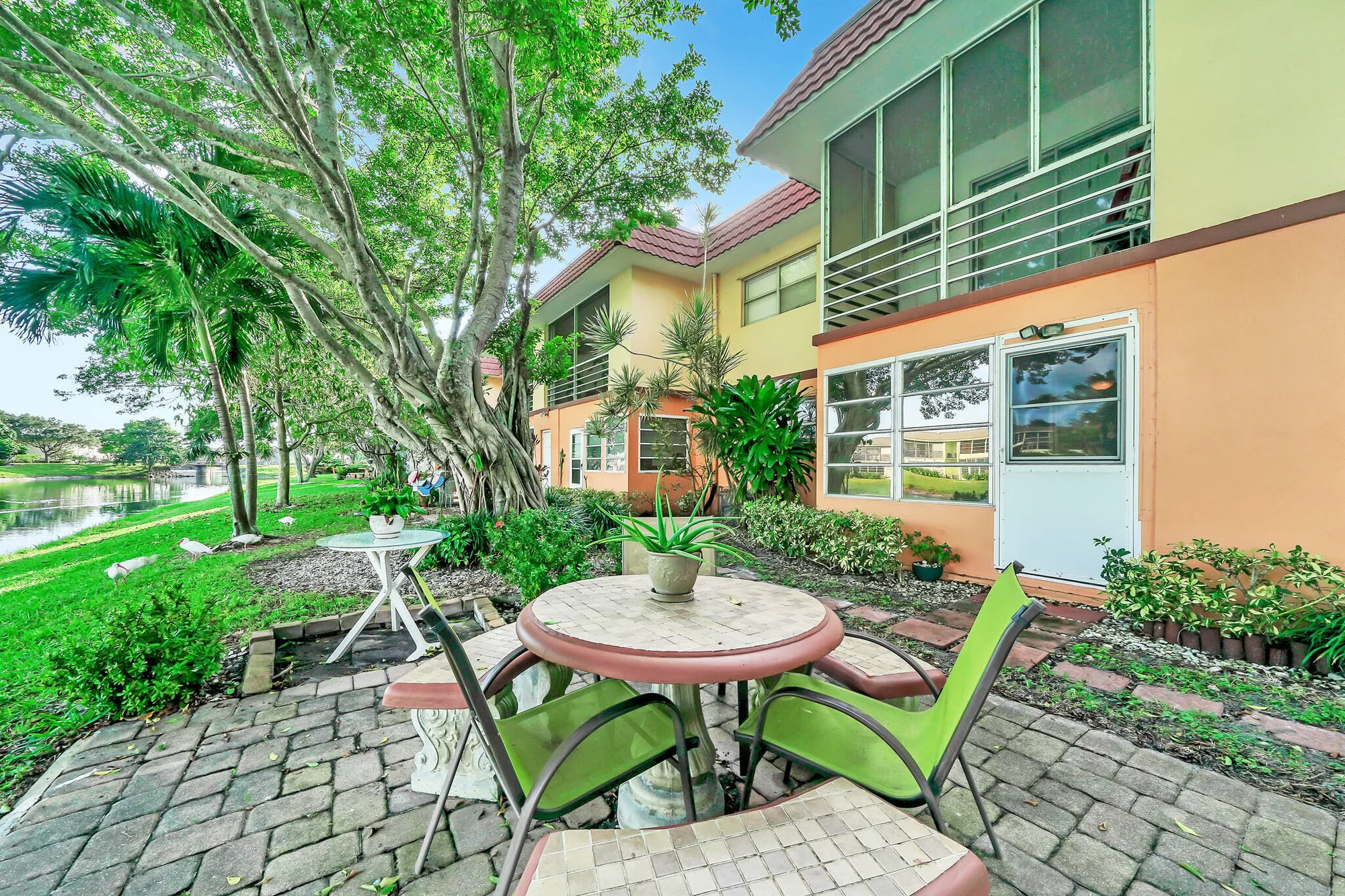 Property Slideshow image 23 of 35 | 105 oxford 100 # 105, West Palm Beach, FL, 33417