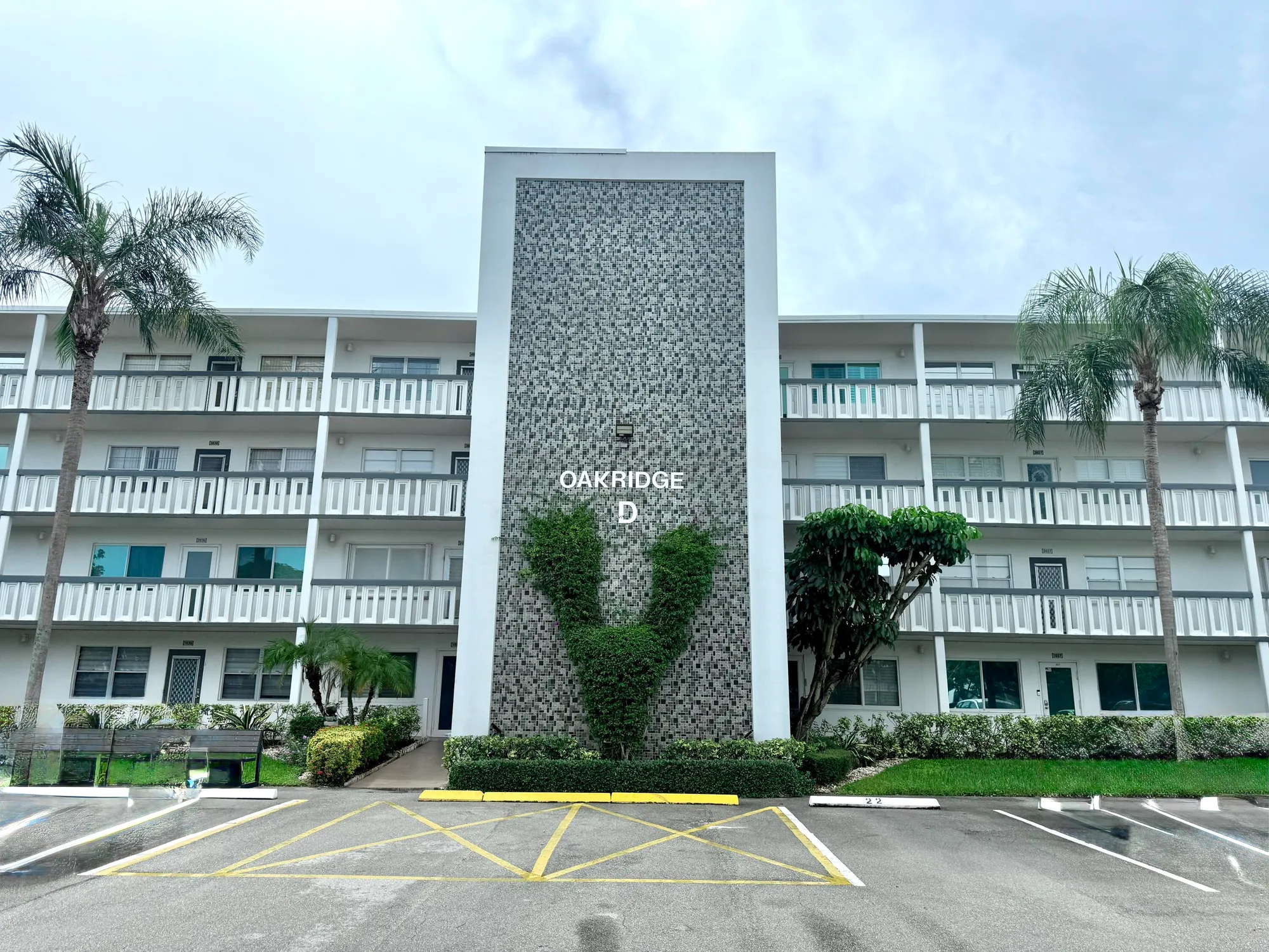 Property Slideshow image 36 of 62 | 3032 oakridge d, Deerfield Beach, FL, 33442