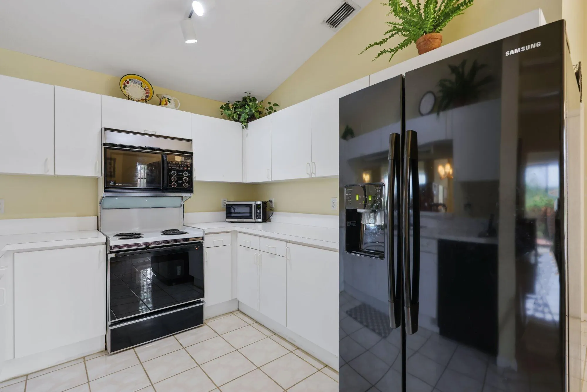 Property Slideshow image 10 of 39 | 8423 juddith ave, Boynton Beach, FL, 33472