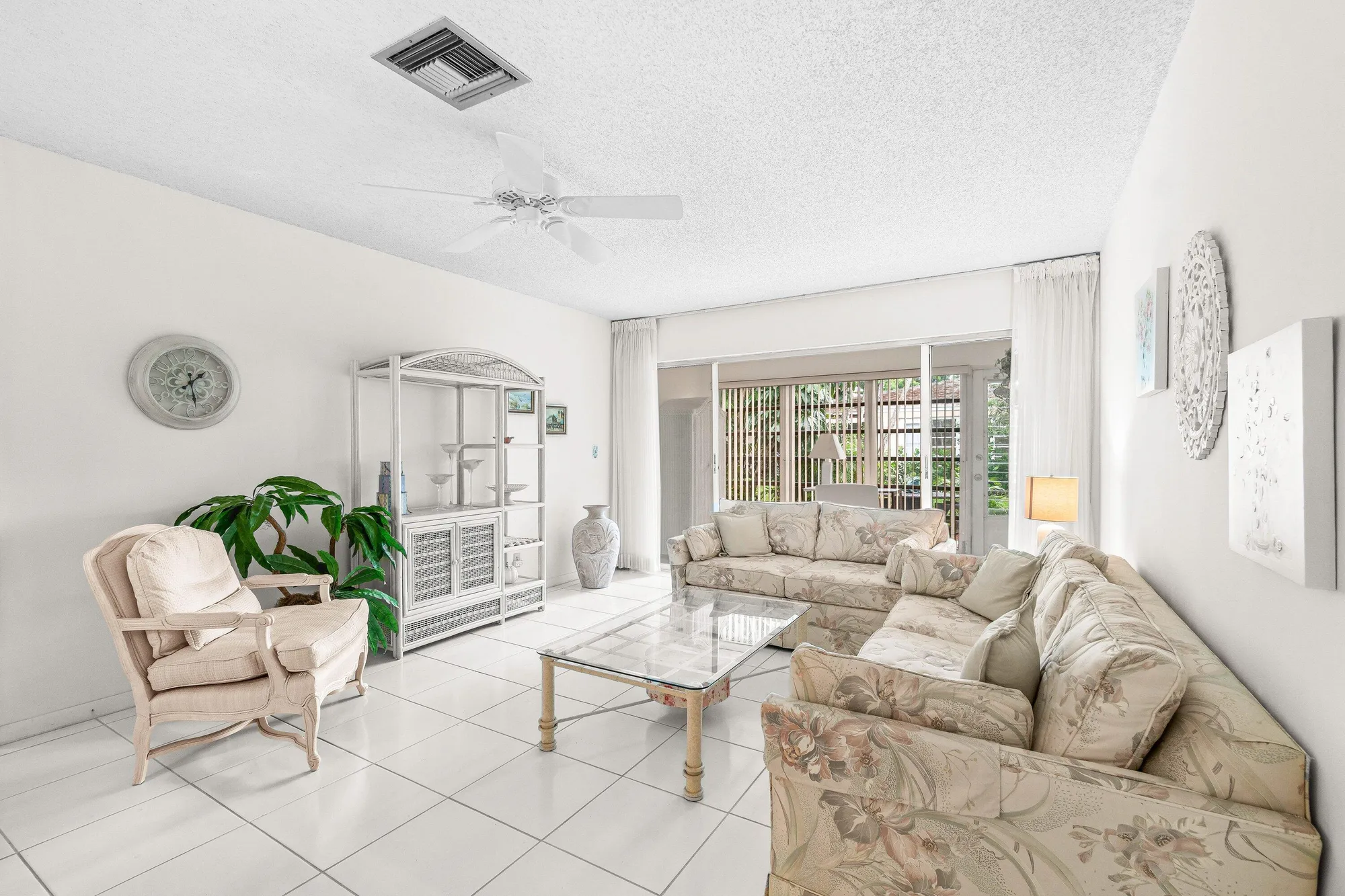 Property Slideshow image 7 of 28 | 13735 flora pl b, Delray Beach, FL, 33484