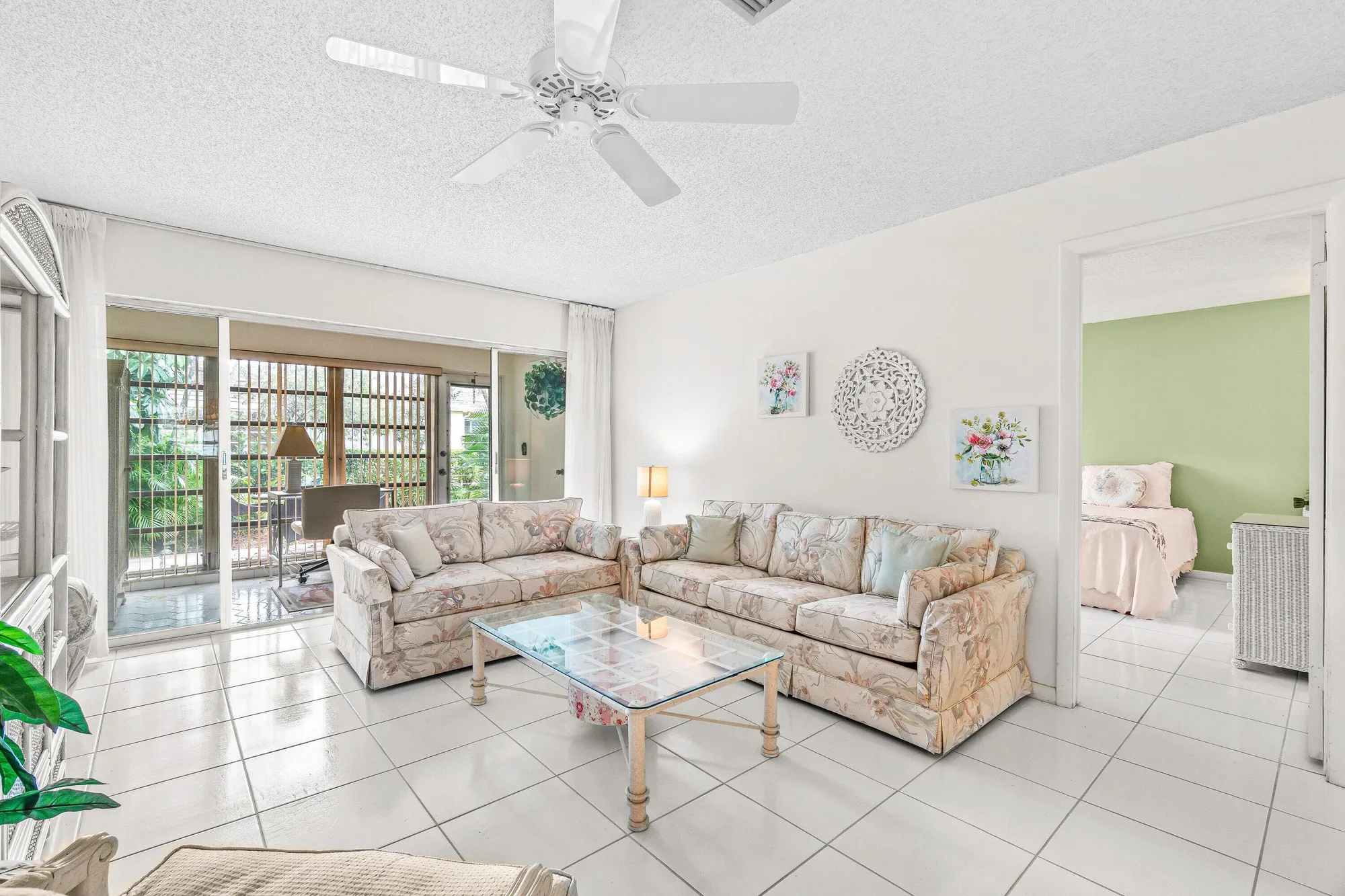 Property Slideshow image 8 of 28 | 13735 flora pl b, Delray Beach, FL, 33484
