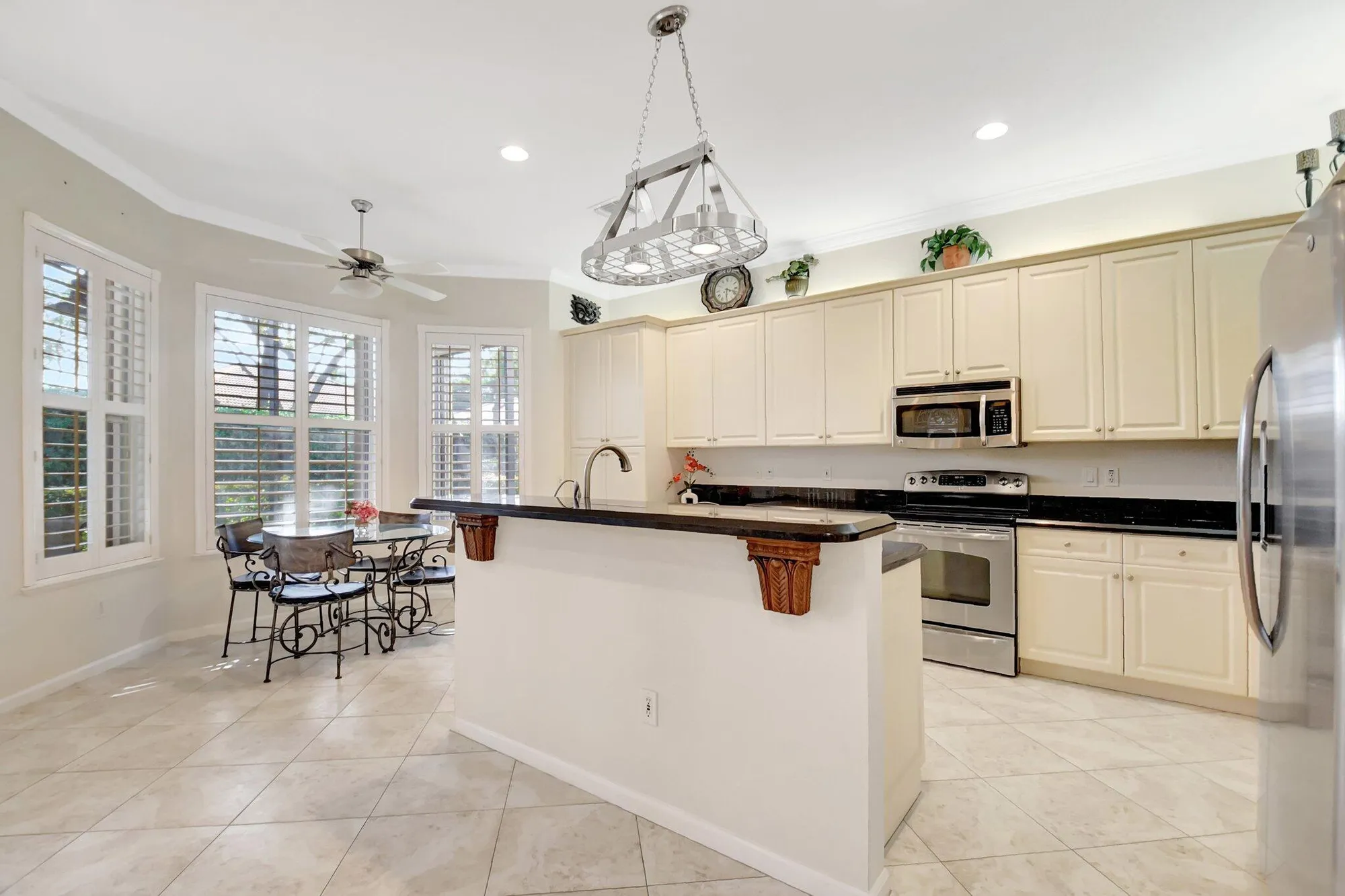 Property Slideshow image 10 of 42 | 7322 morocca lake dr, Delray Beach, FL, 33446