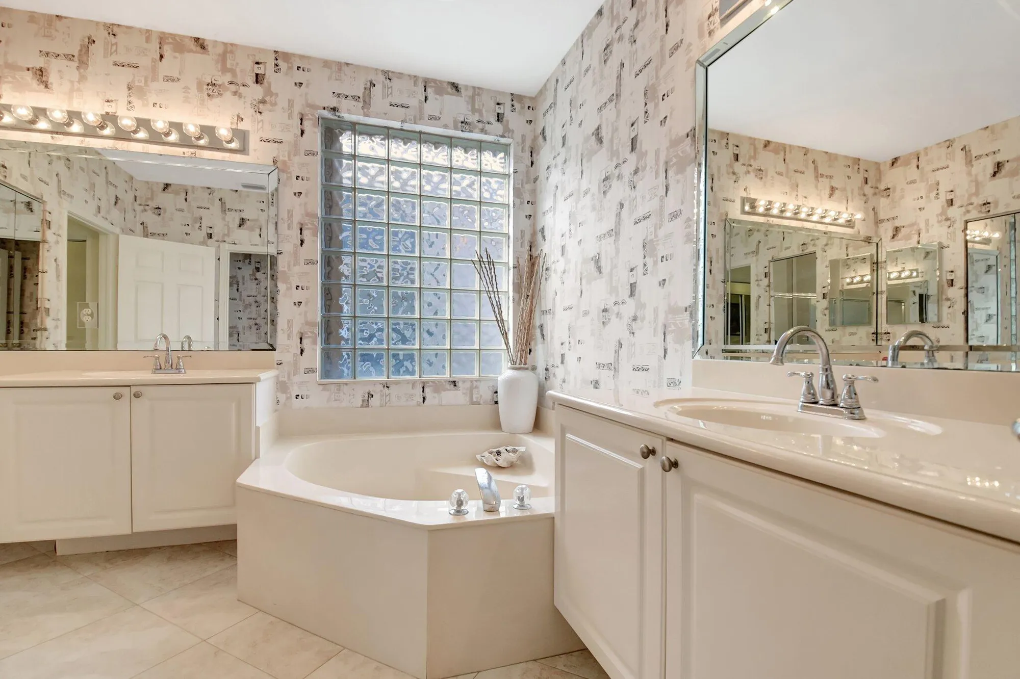 Property Slideshow image 23 of 42 | 7322 morocca lake dr, Delray Beach, FL, 33446