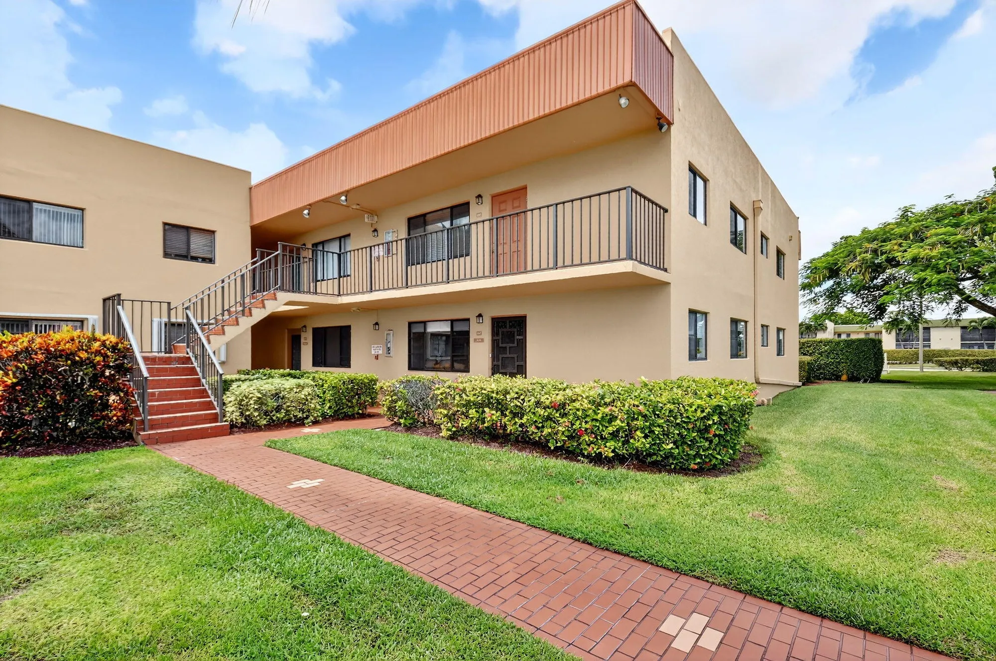 Property Slideshow image 1 of 38 | 15216 lakes of delray blvd 140, Delray Beach, FL, 33484