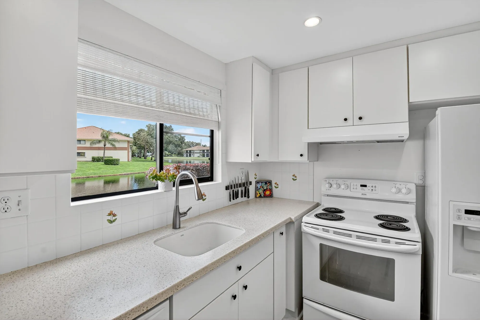 Property Slideshow image 11 of 38 | 15216 lakes of delray blvd 140, Delray Beach, FL, 33484