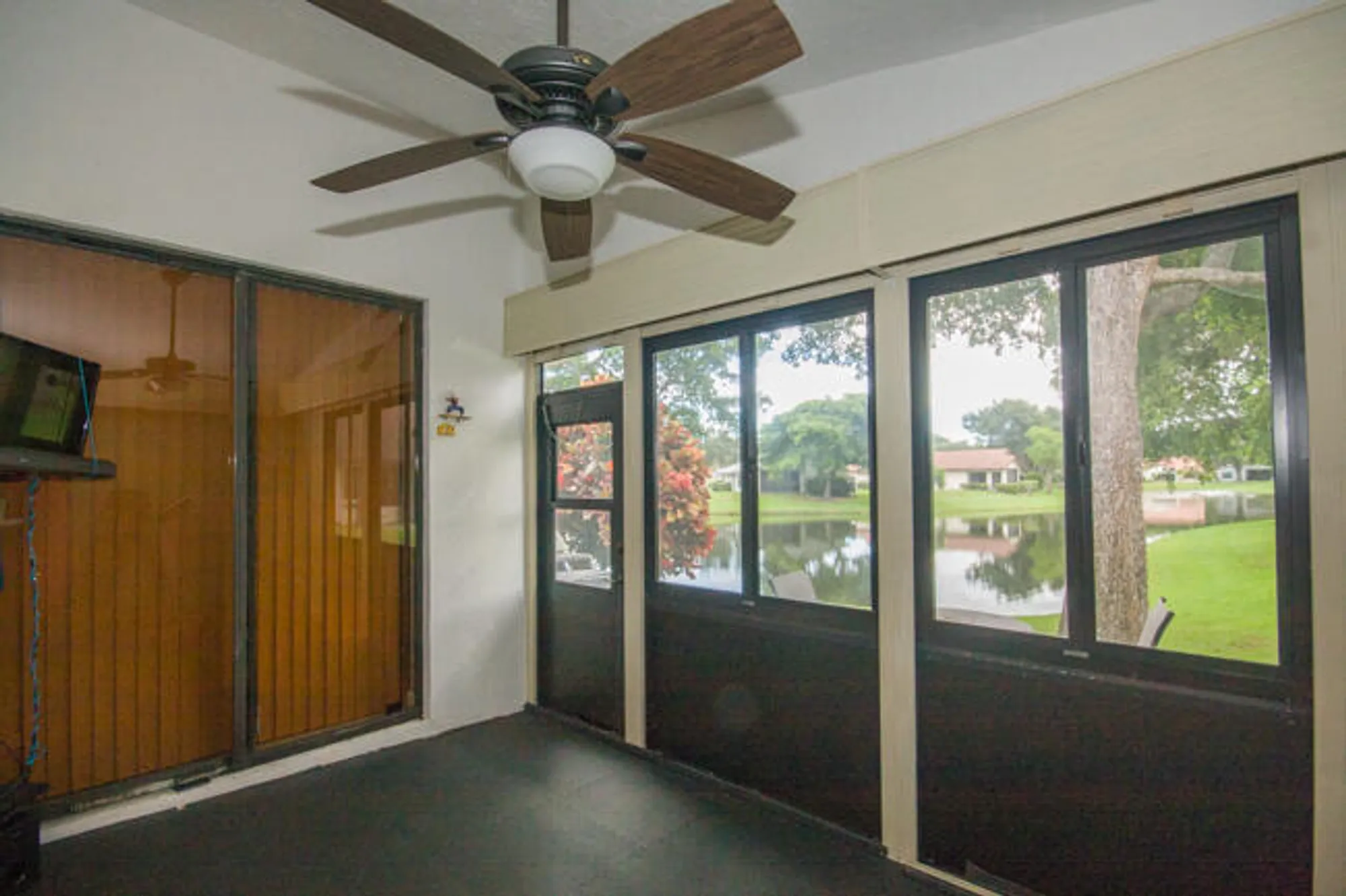 Property Slideshow image 12 of 25 | 4907 boxwood cir, Boynton Beach, FL, 33436