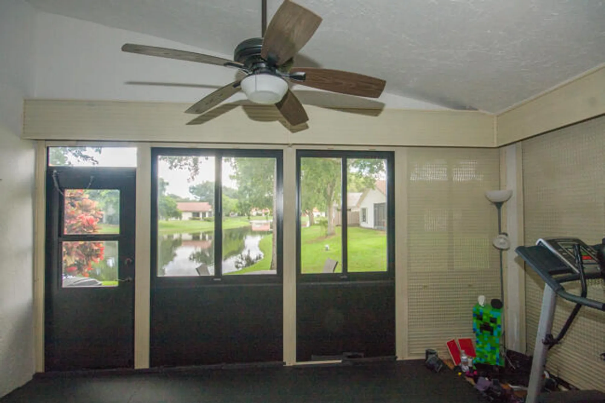 Property Slideshow image 14 of 25 | 4907 boxwood cir, Boynton Beach, FL, 33436
