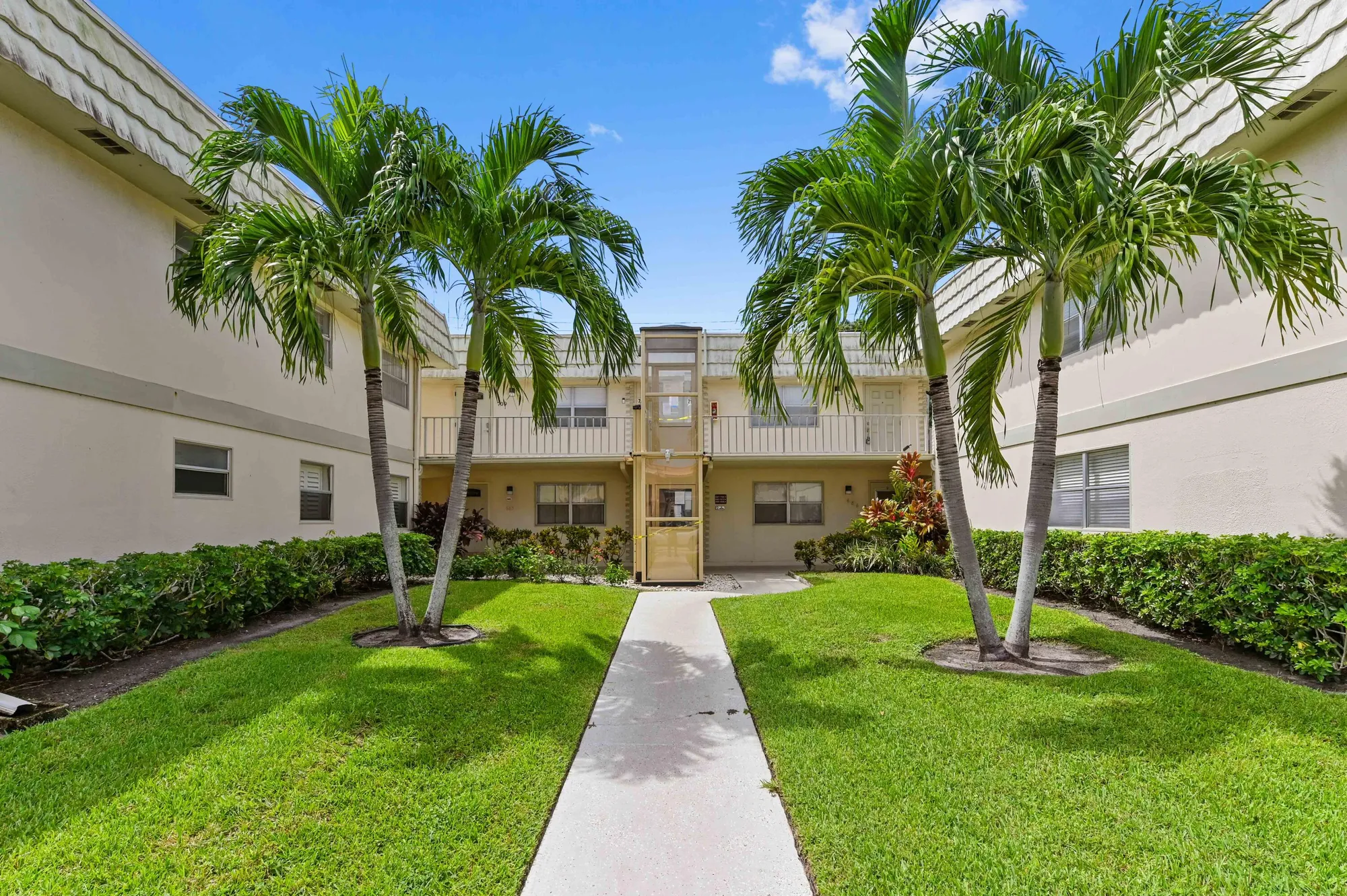 Property Slideshow image 1 of 32 | 710 saxony o, Delray Beach, FL, 33446