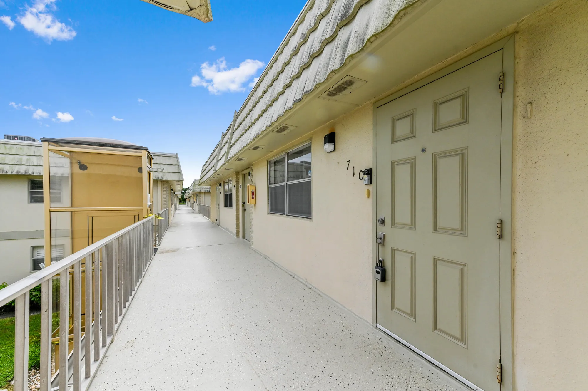 Property Slideshow image 4 of 32 | 710 saxony o, Delray Beach, FL, 33446