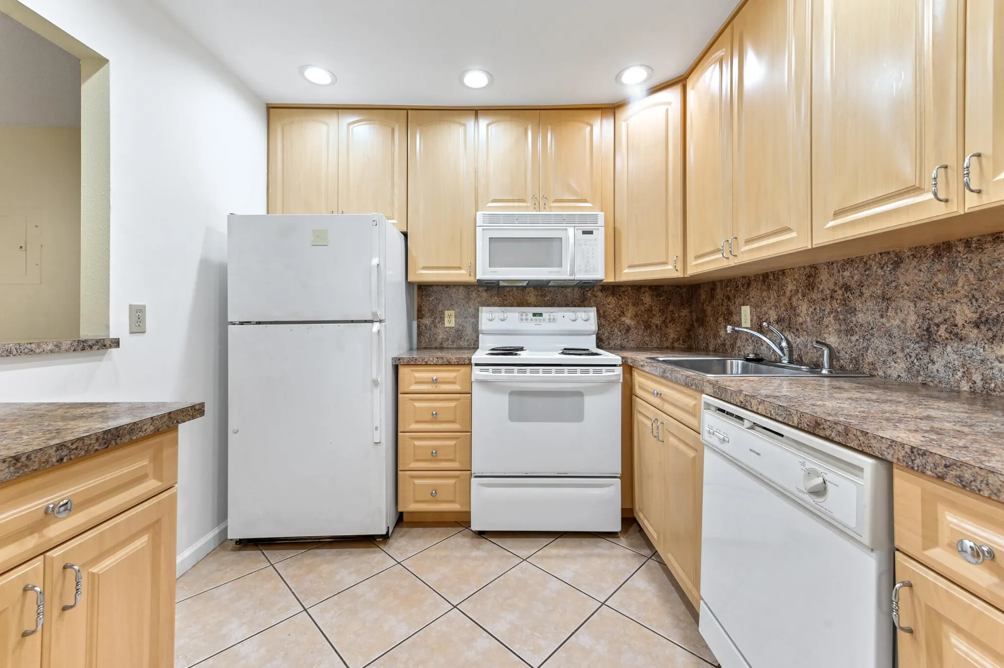 Property Slideshow image 7 of 31 | 206 valencia i, Delray Beach, FL, 33446