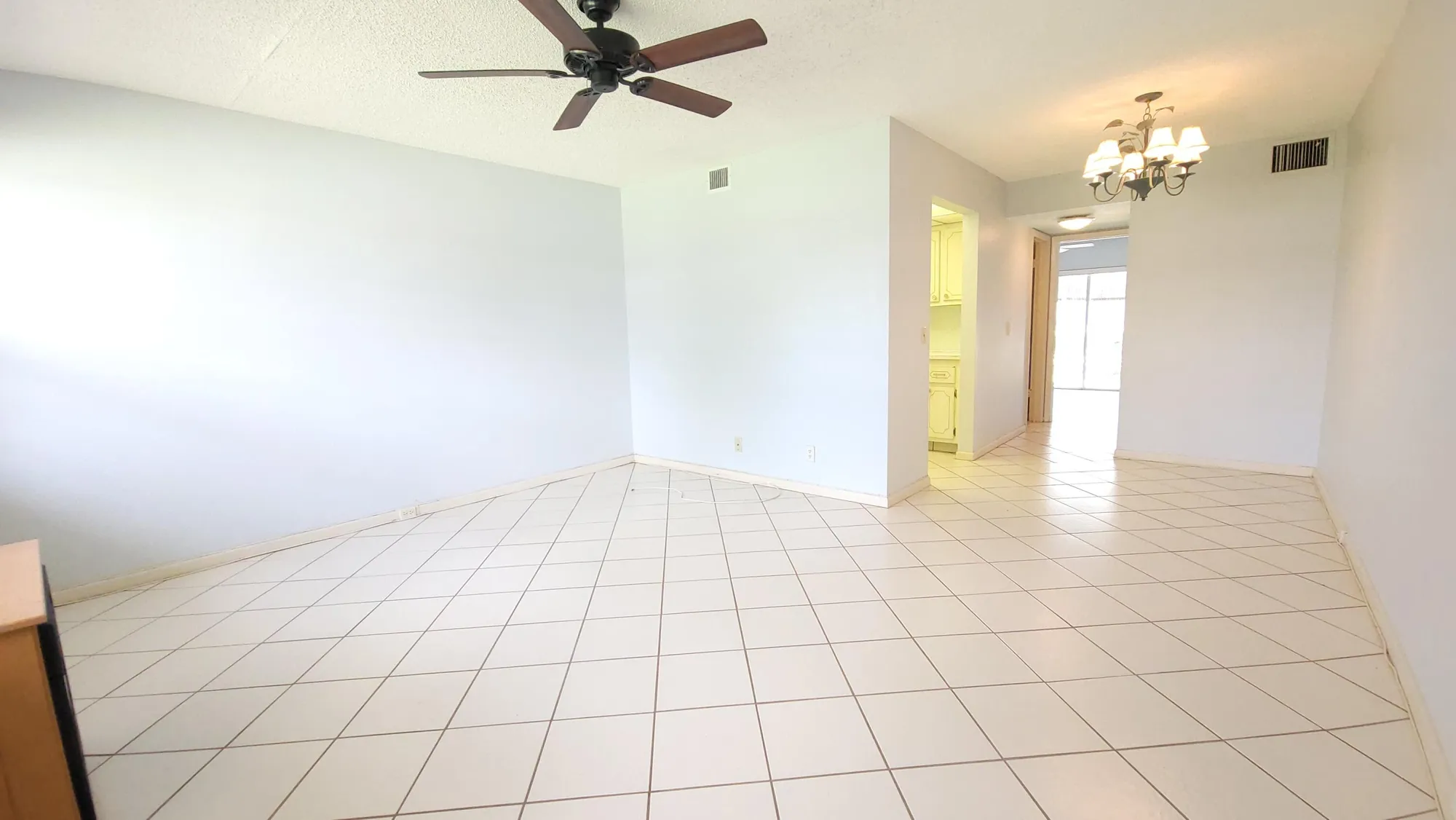 Property Slideshow image 2 of 36 | 215 canterbury j, West Palm Beach, FL, 33417