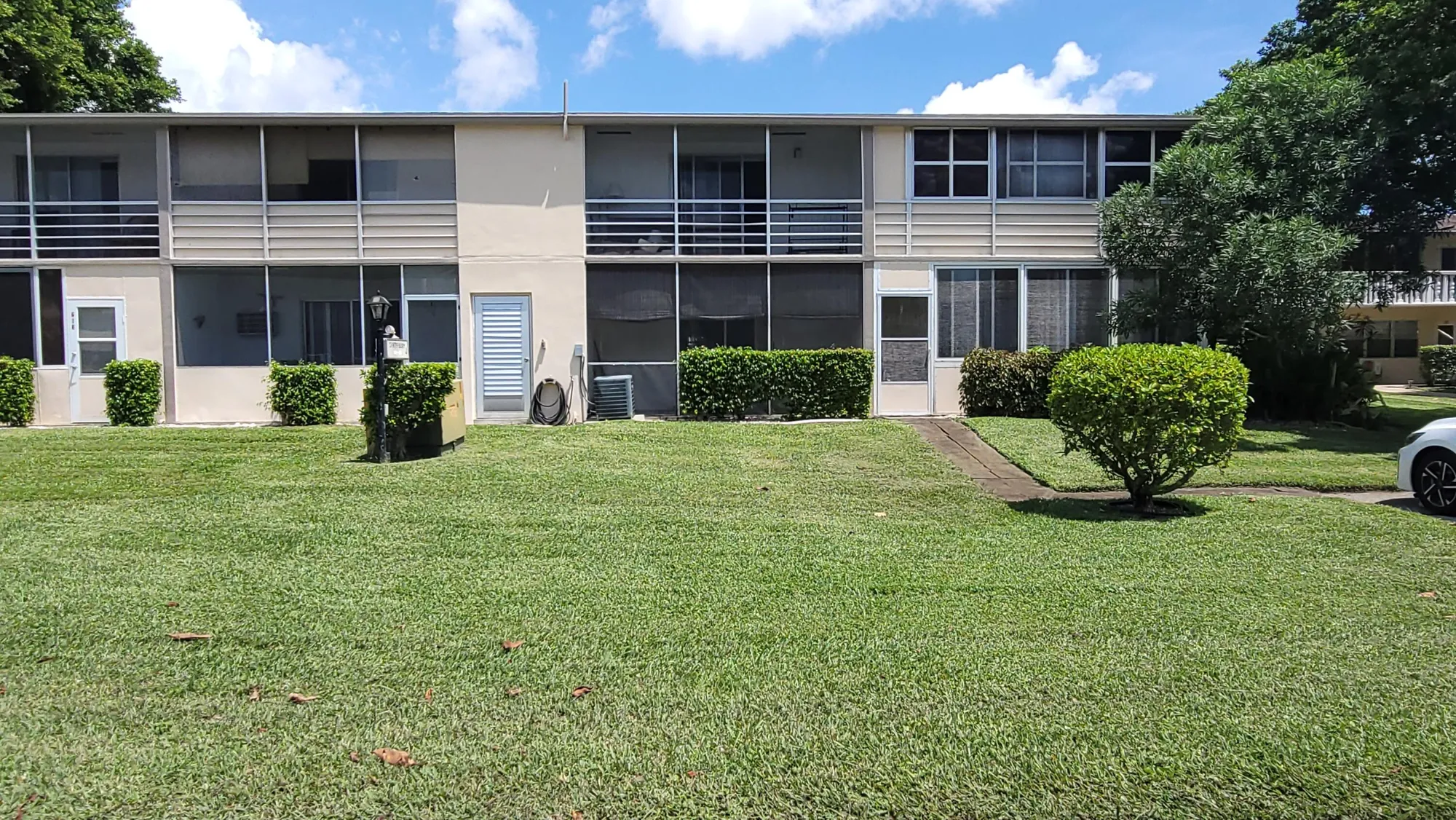 Property Slideshow image 12 of 36 | 215 canterbury j, West Palm Beach, FL, 33417