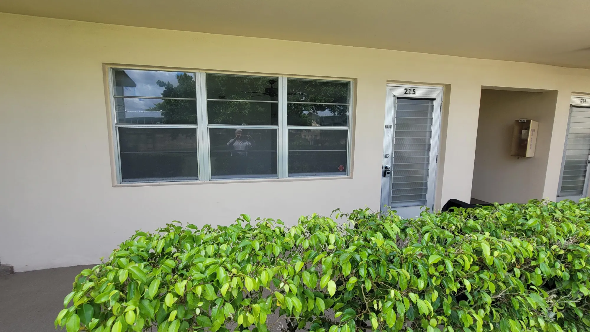 Property Slideshow image 14 of 36 | 215 canterbury j, West Palm Beach, FL, 33417