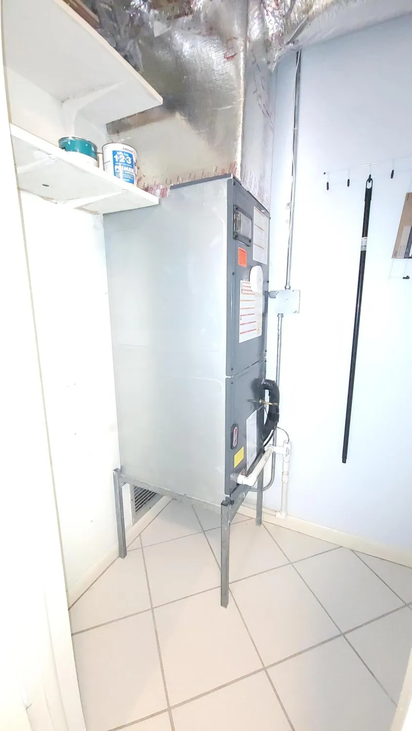 Property Slideshow image 7 of 36 | 215 canterbury j, West Palm Beach, FL, 33417