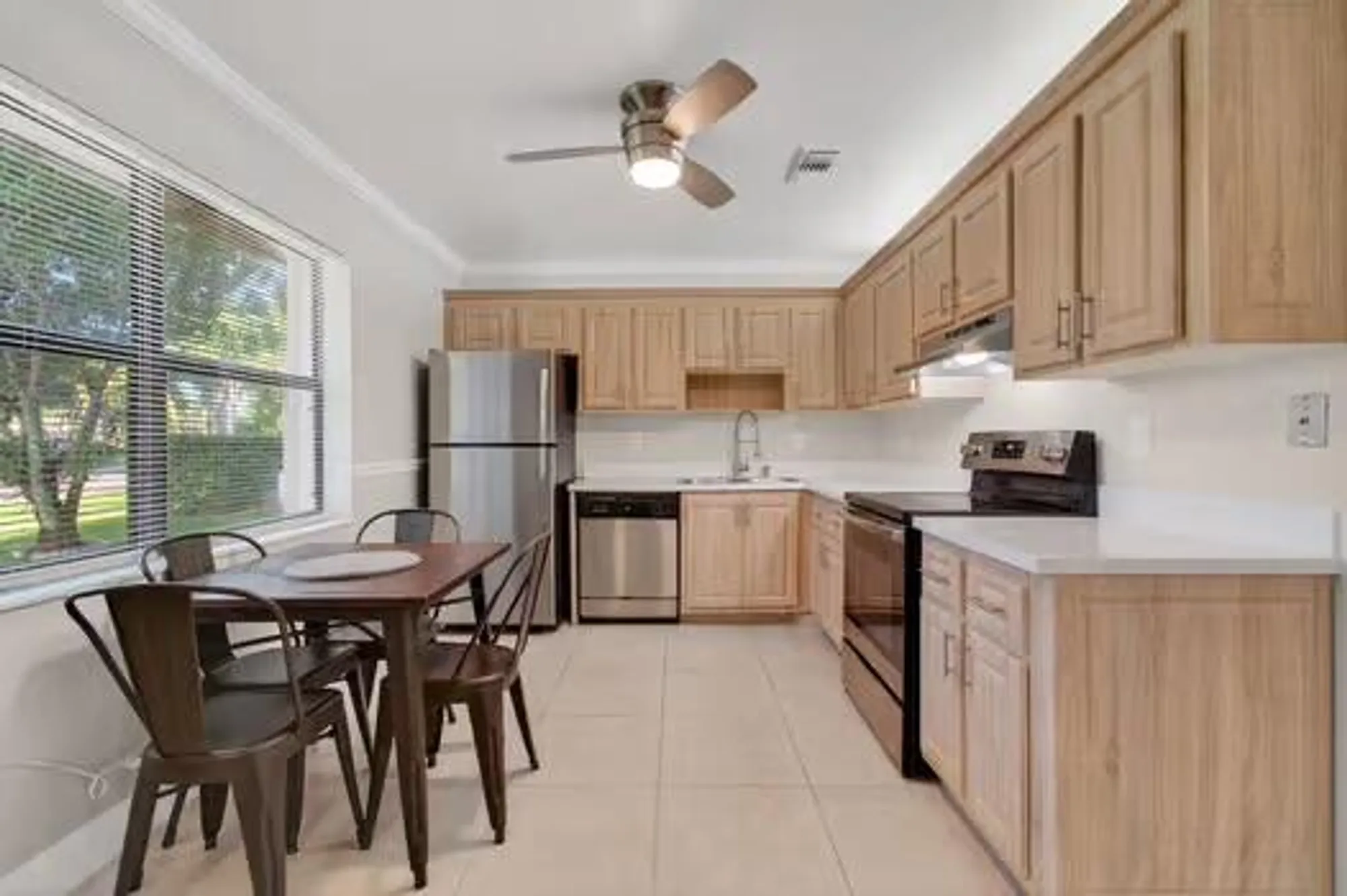 Property Slideshow image 9 of 48 | 1570 palmland dr, Boynton Beach, FL, 33436