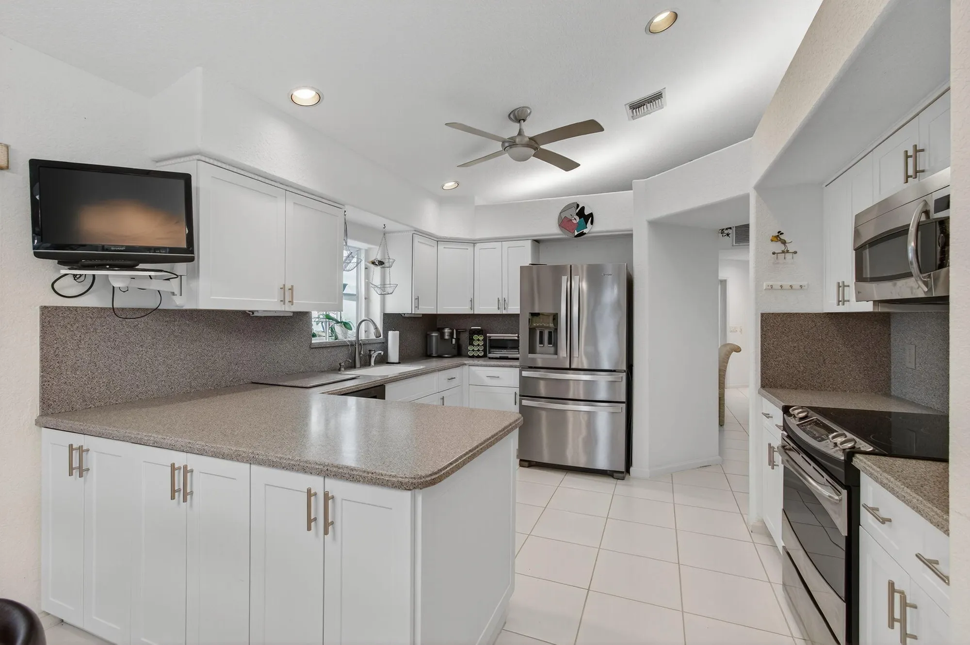 Property Slideshow image 24 of 76 | 6226 water lilly ln, Boynton Beach, FL, 33437