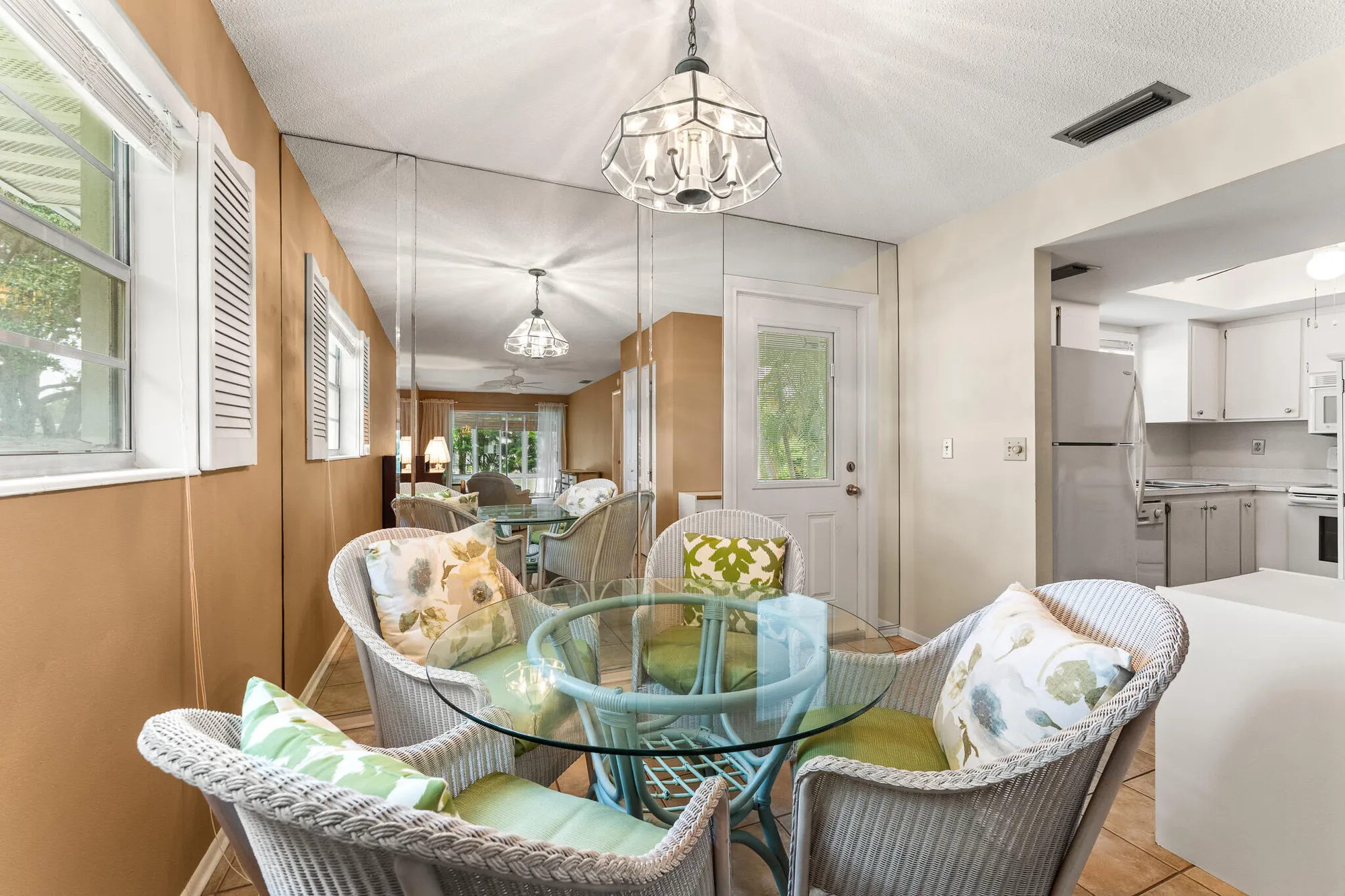 Property Slideshow image 8 of 34 | 2950 se ocean blvd 1-10, Stuart, FL, 34996