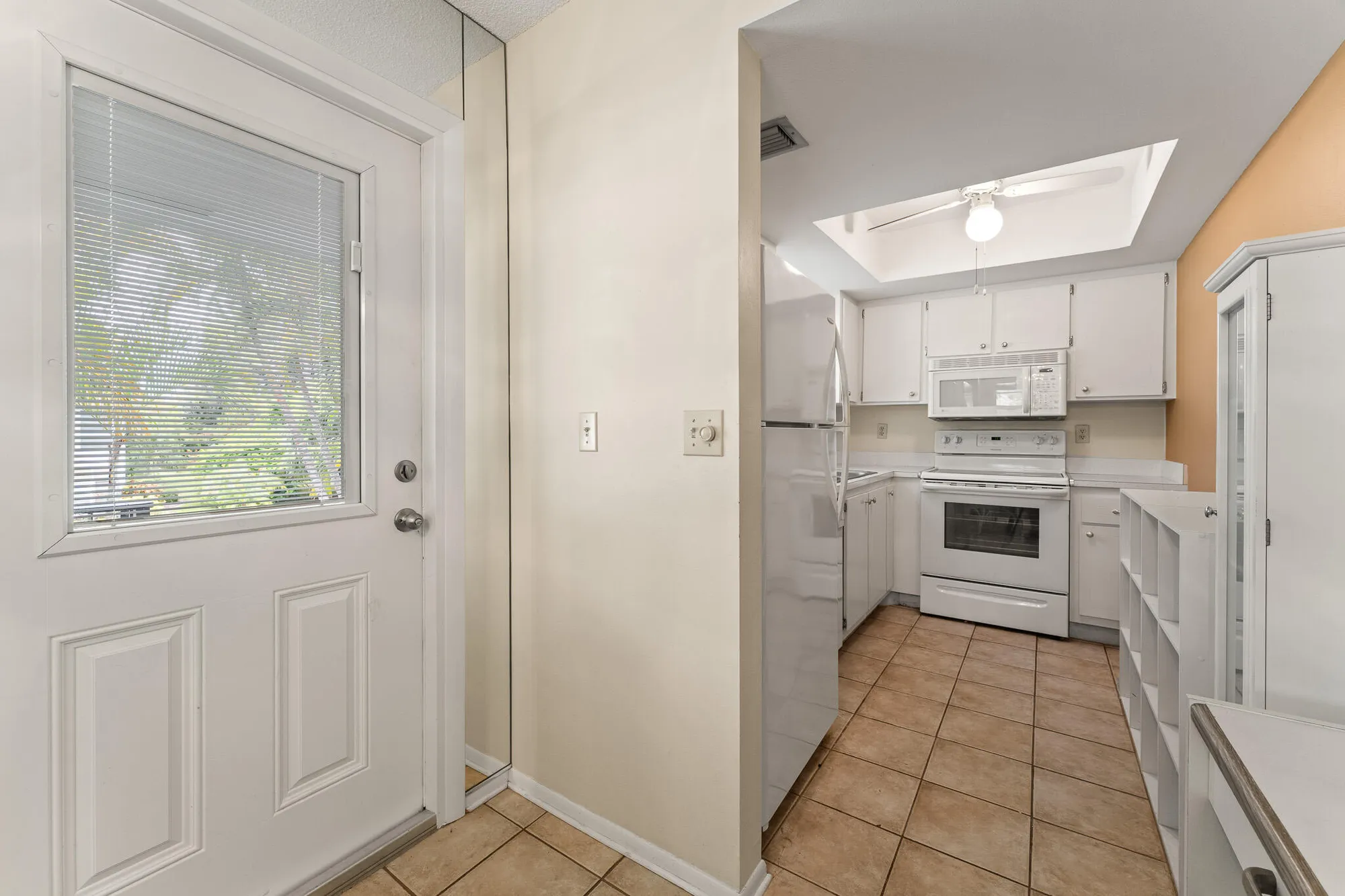 Property Slideshow image 10 of 34 | 2950 se ocean blvd 1-10, Stuart, FL, 34996