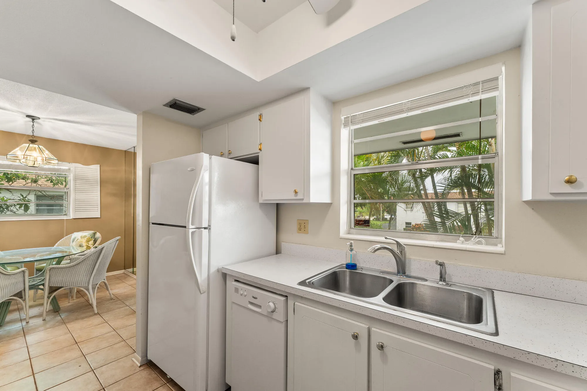 Property Slideshow image 12 of 34 | 2950 se ocean blvd 1-10, Stuart, FL, 34996