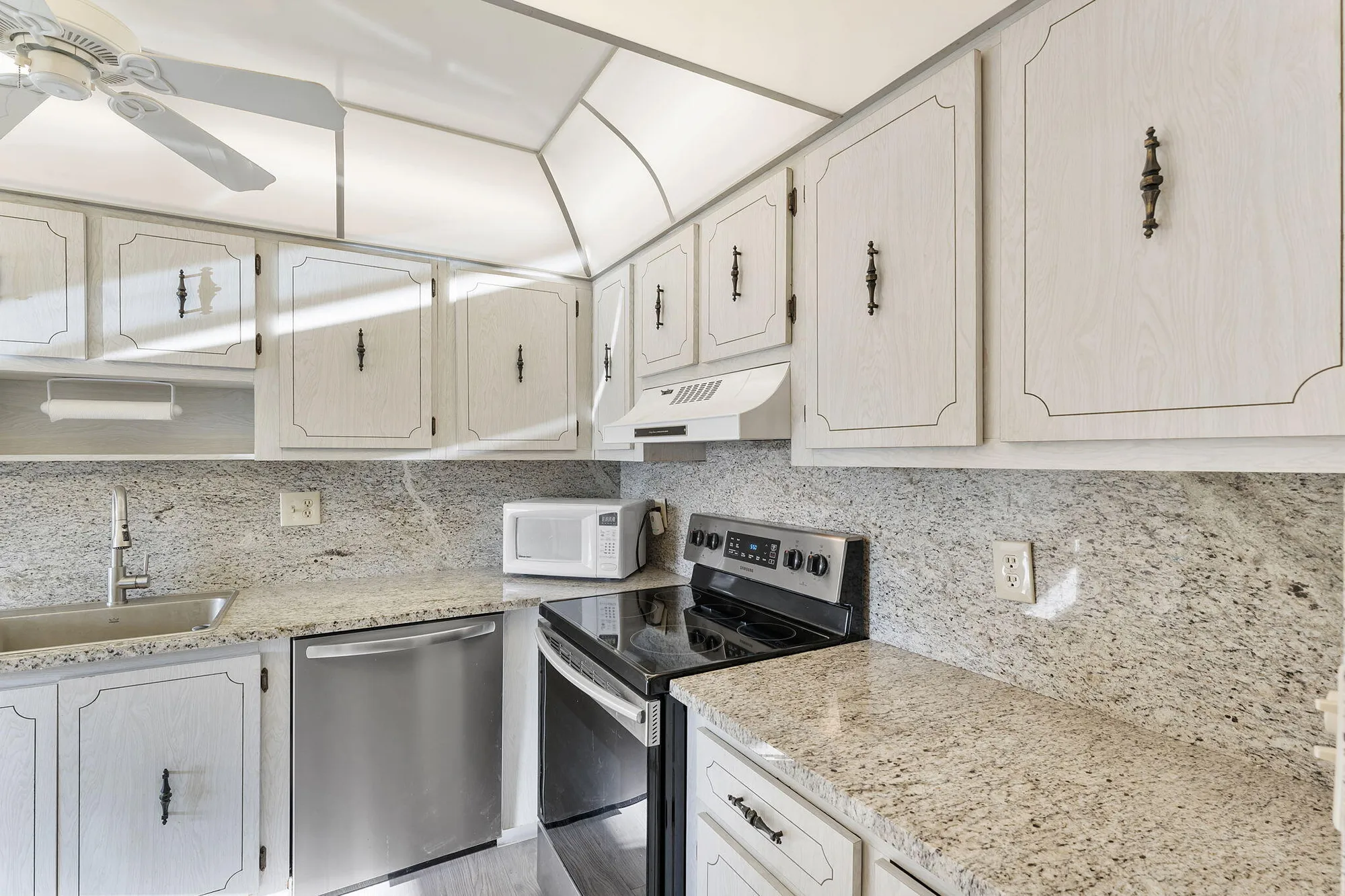 Property Slideshow image 9 of 26 | 1050 citrus way apt 202, Delray Beach, FL, 33445