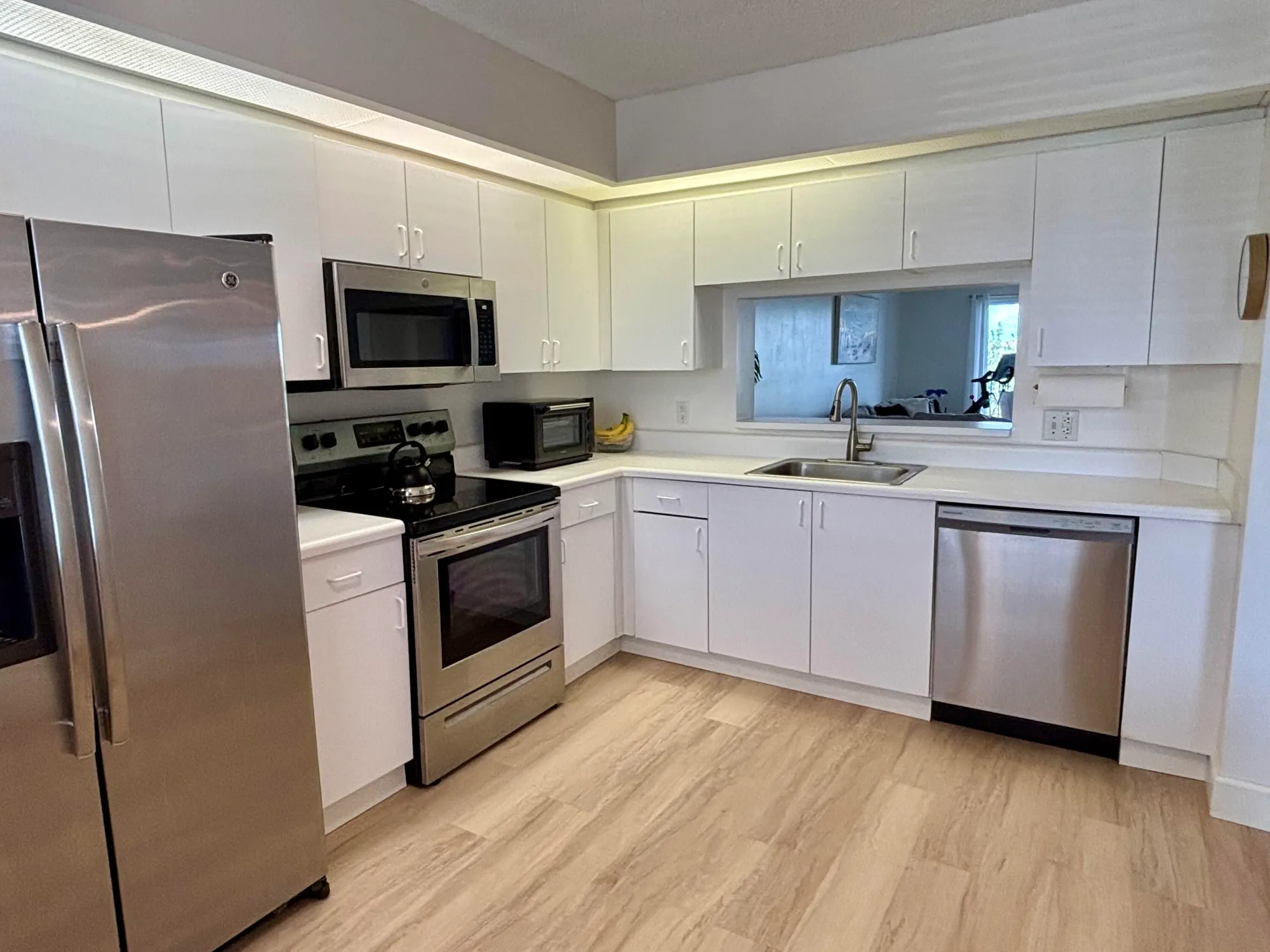 Property Slideshow image 9 of 27 | 1400 sw 131st way 408q, Pembroke Pines, FL, 33027