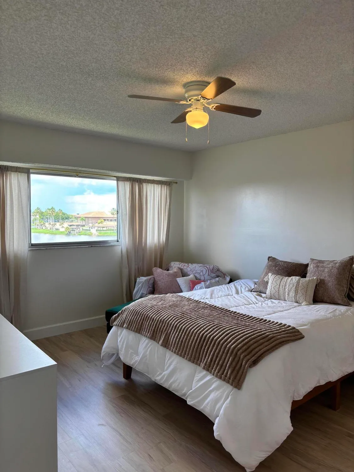 Property Slideshow image 20 of 27 | 1400 sw 131st way 408q, Pembroke Pines, FL, 33027