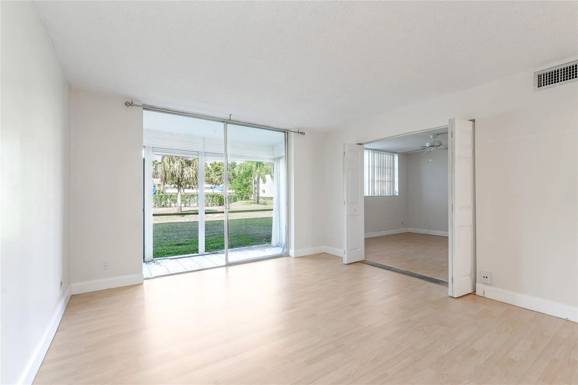 Property Slideshow image 15 of 72 | 9523 s hollybrook lake dr 107, Pembroke Pines, FL, 33025