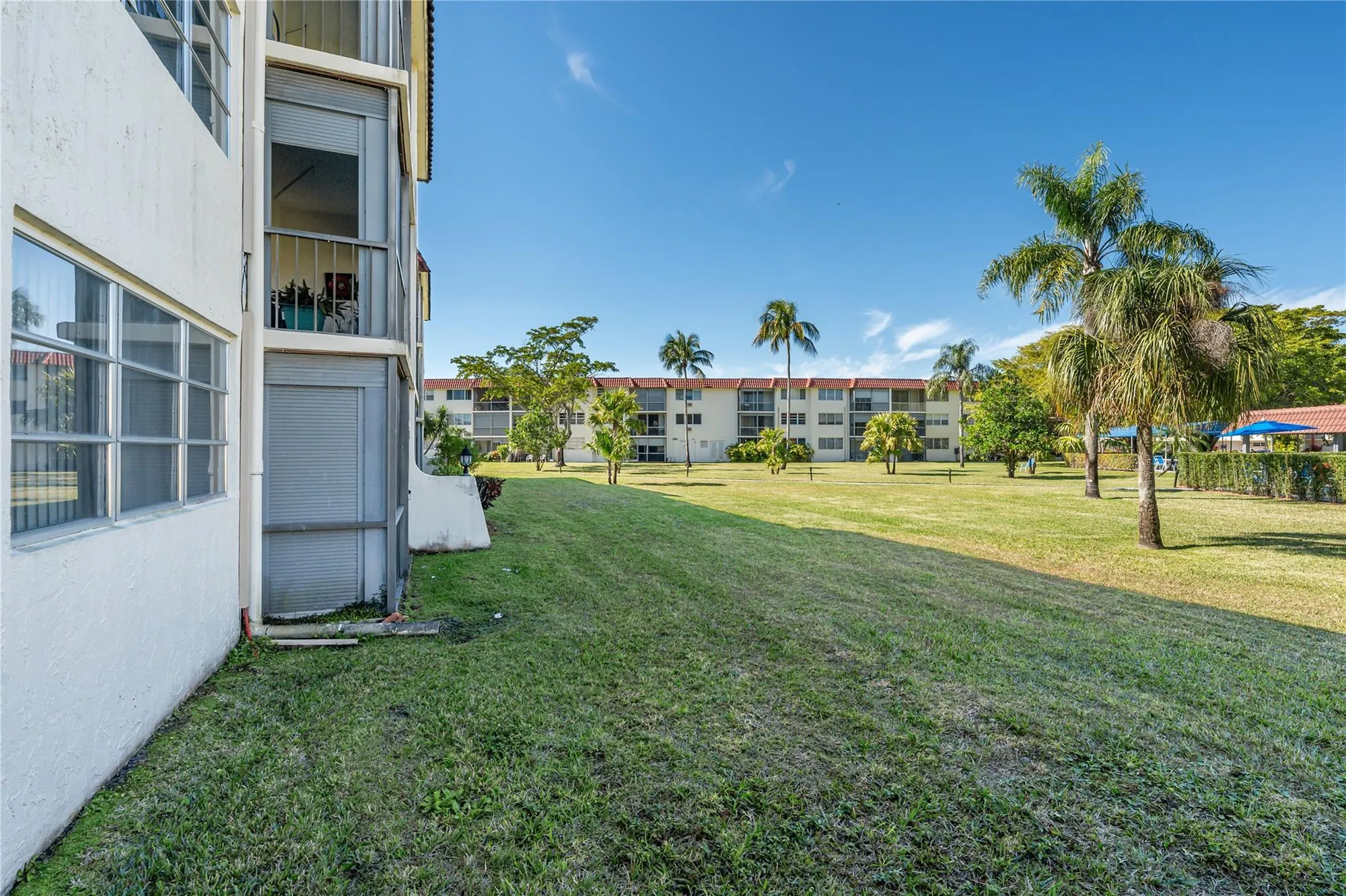 Property Slideshow image 17 of 72 | 9523 s hollybrook lake dr 107, Pembroke Pines, FL, 33025
