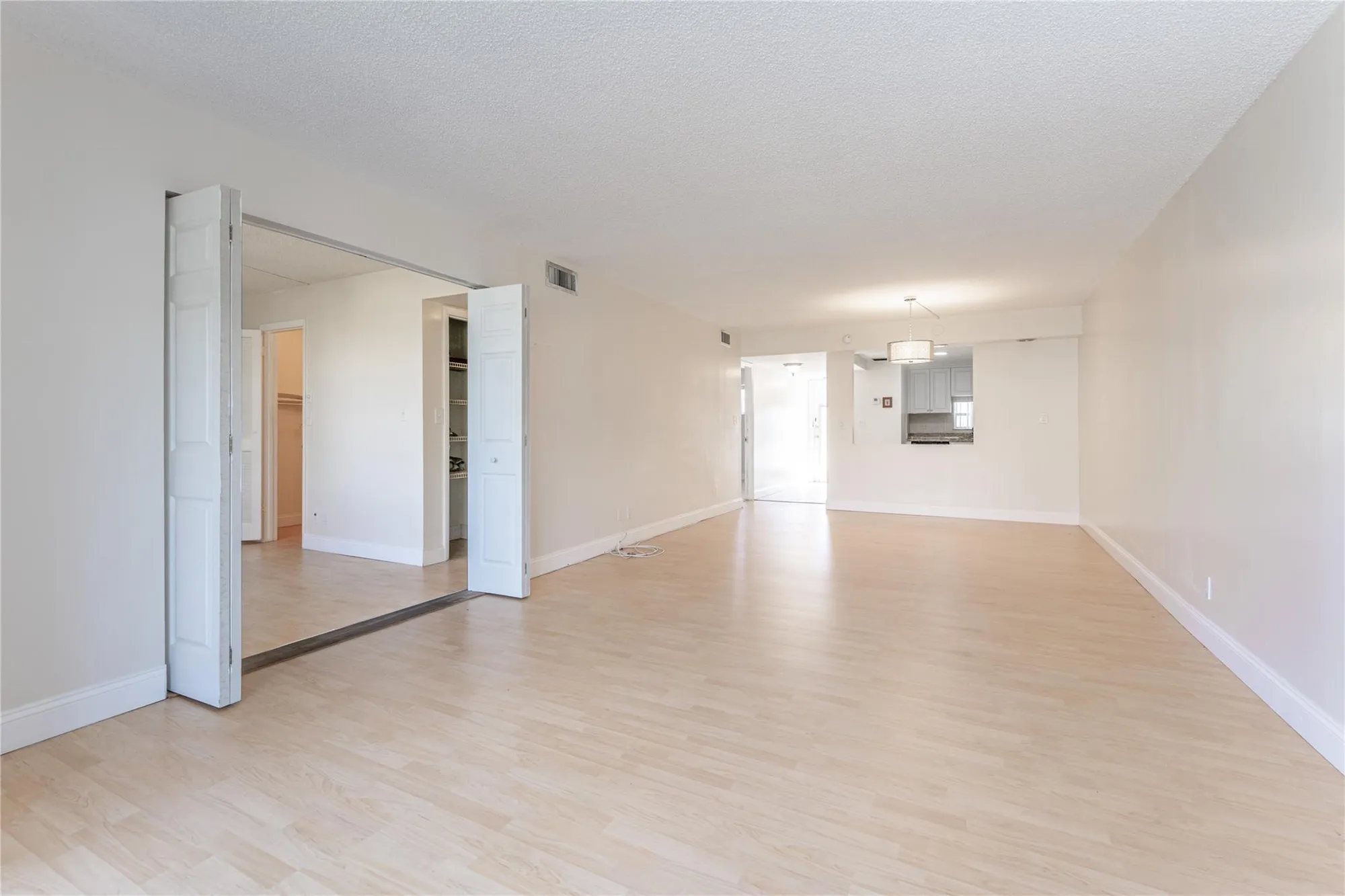 Property Slideshow image 8 of 72 | 9523 s hollybrook lake dr 107, Pembroke Pines, FL, 33025