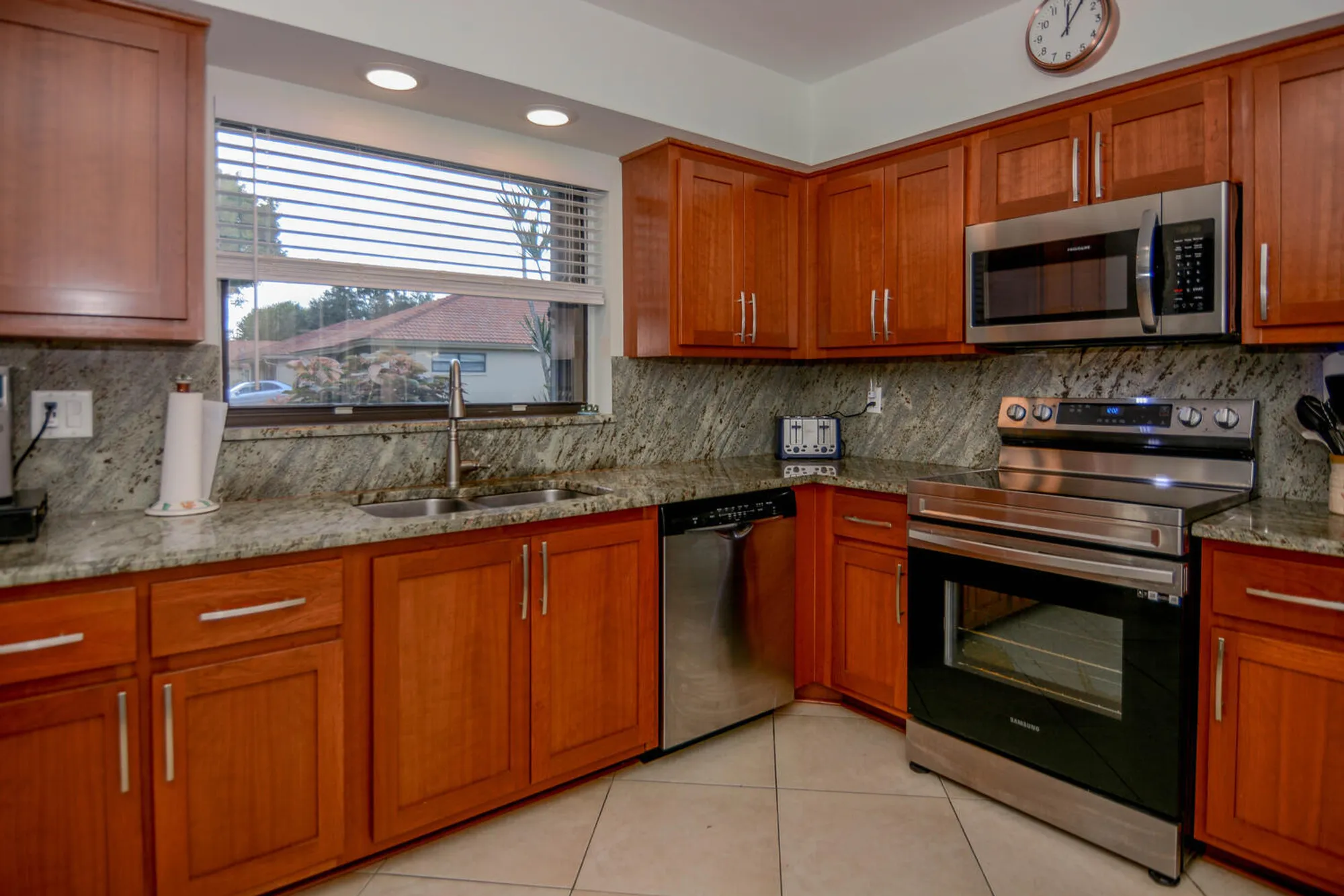 Property Slideshow image 12 of 39 | 4580 laurel tree rd a, Boynton Beach, FL, 33436