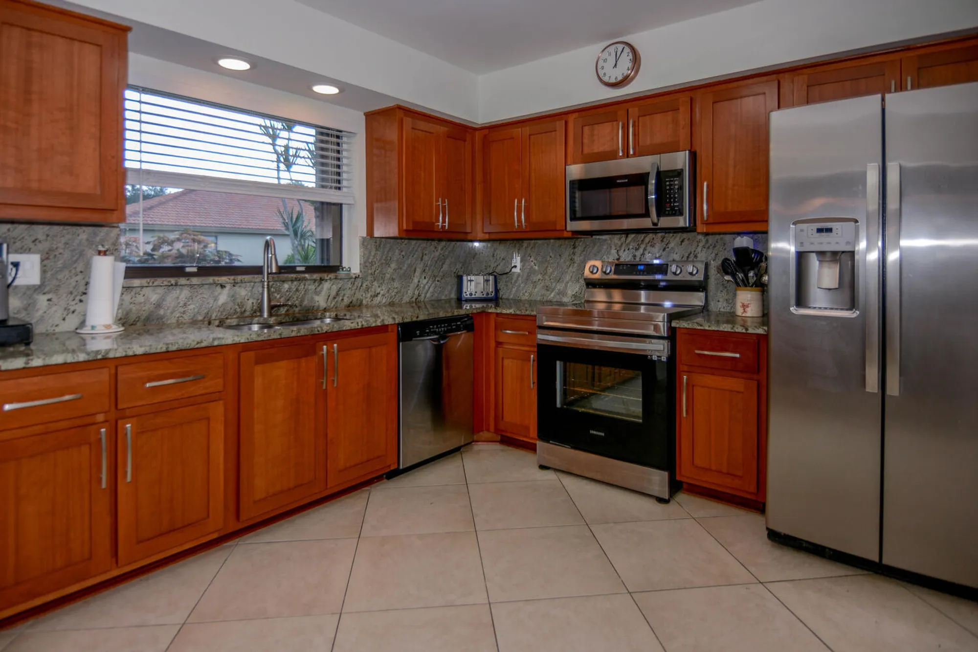 Property Slideshow image 13 of 39 | 4580 laurel tree rd a, Boynton Beach, FL, 33436