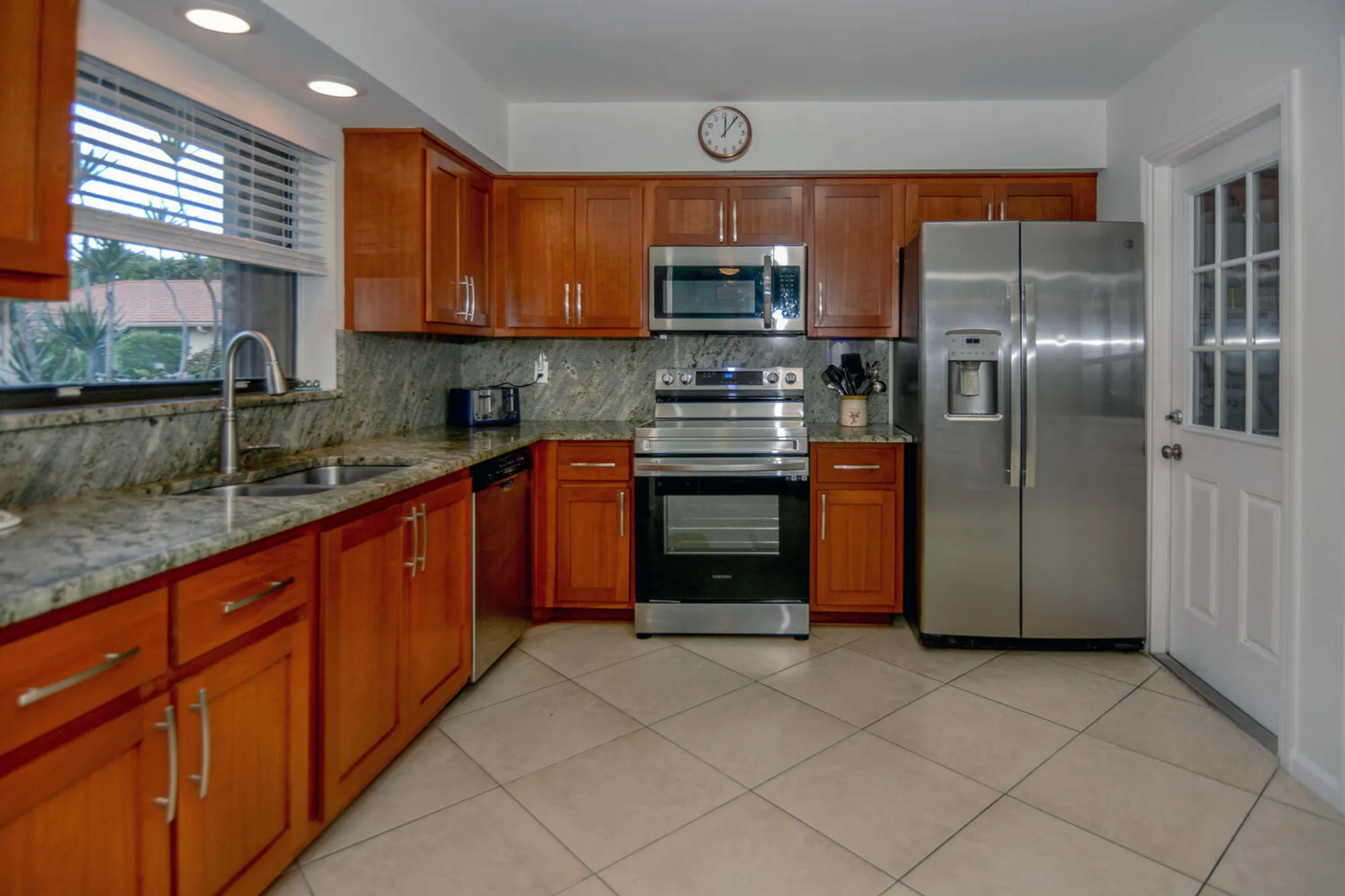 Property Slideshow image 14 of 39 | 4580 laurel tree rd a, Boynton Beach, FL, 33436