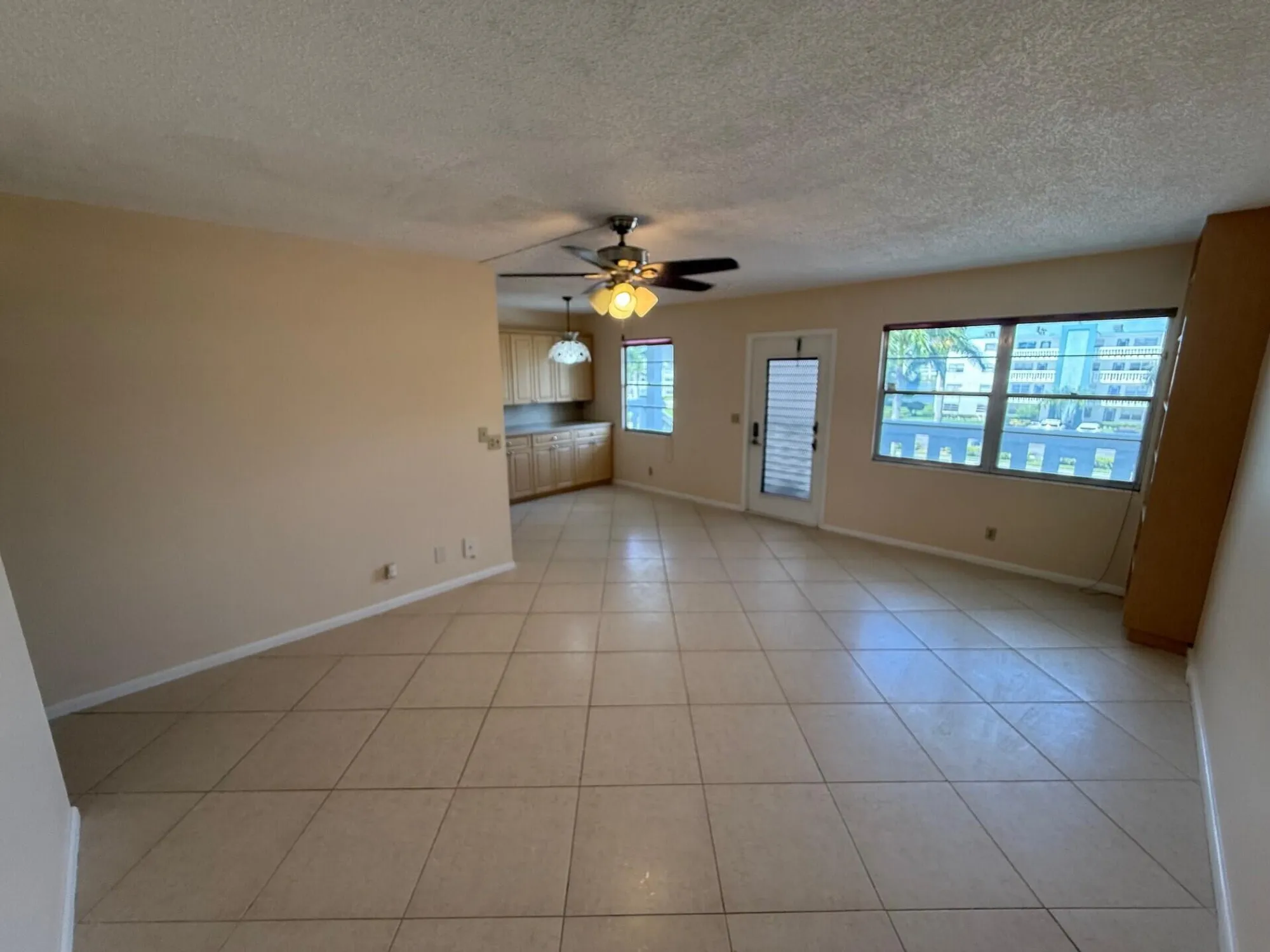 Property Slideshow image 10 of 17 | 3021 exeter b, Boca Raton, FL, 33434