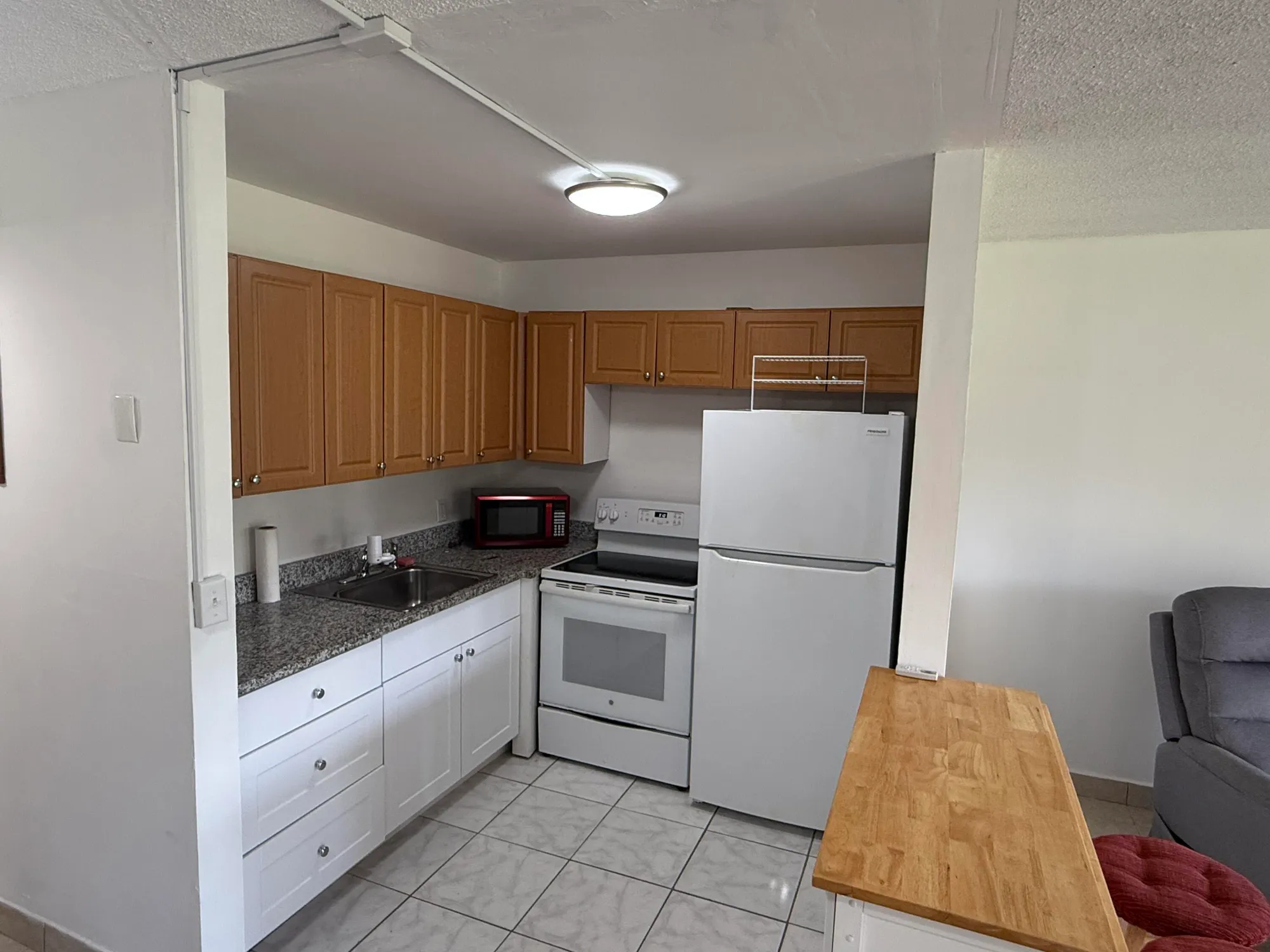 Property Slideshow image 4 of 18 | 175 canterbury h, West Palm Beach, FL, 33417