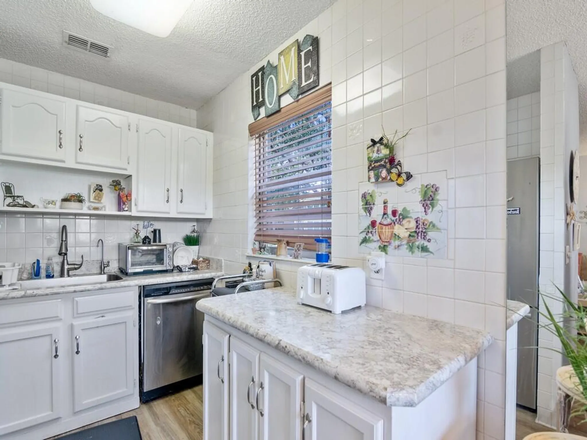 Property Slideshow image 8 of 66 | 16 vista gardens trl apt 105, Vero Beach, FL, 32962