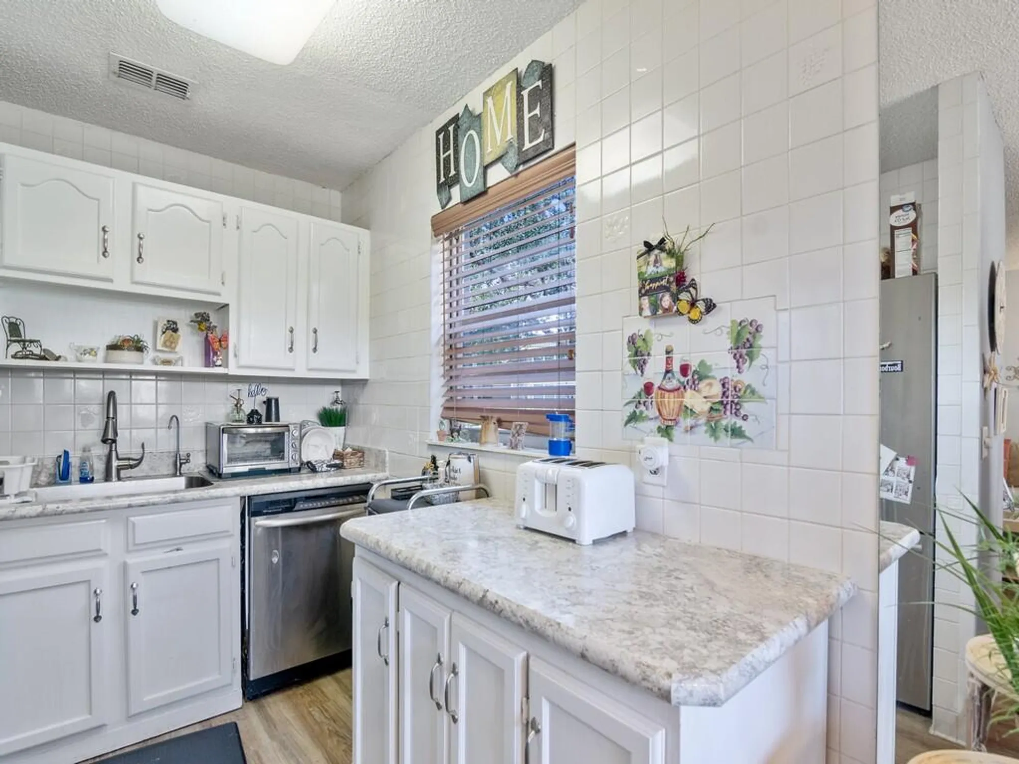 Property Slideshow image 9 of 66 | 16 vista gardens trl apt 105, Vero Beach, FL, 32962