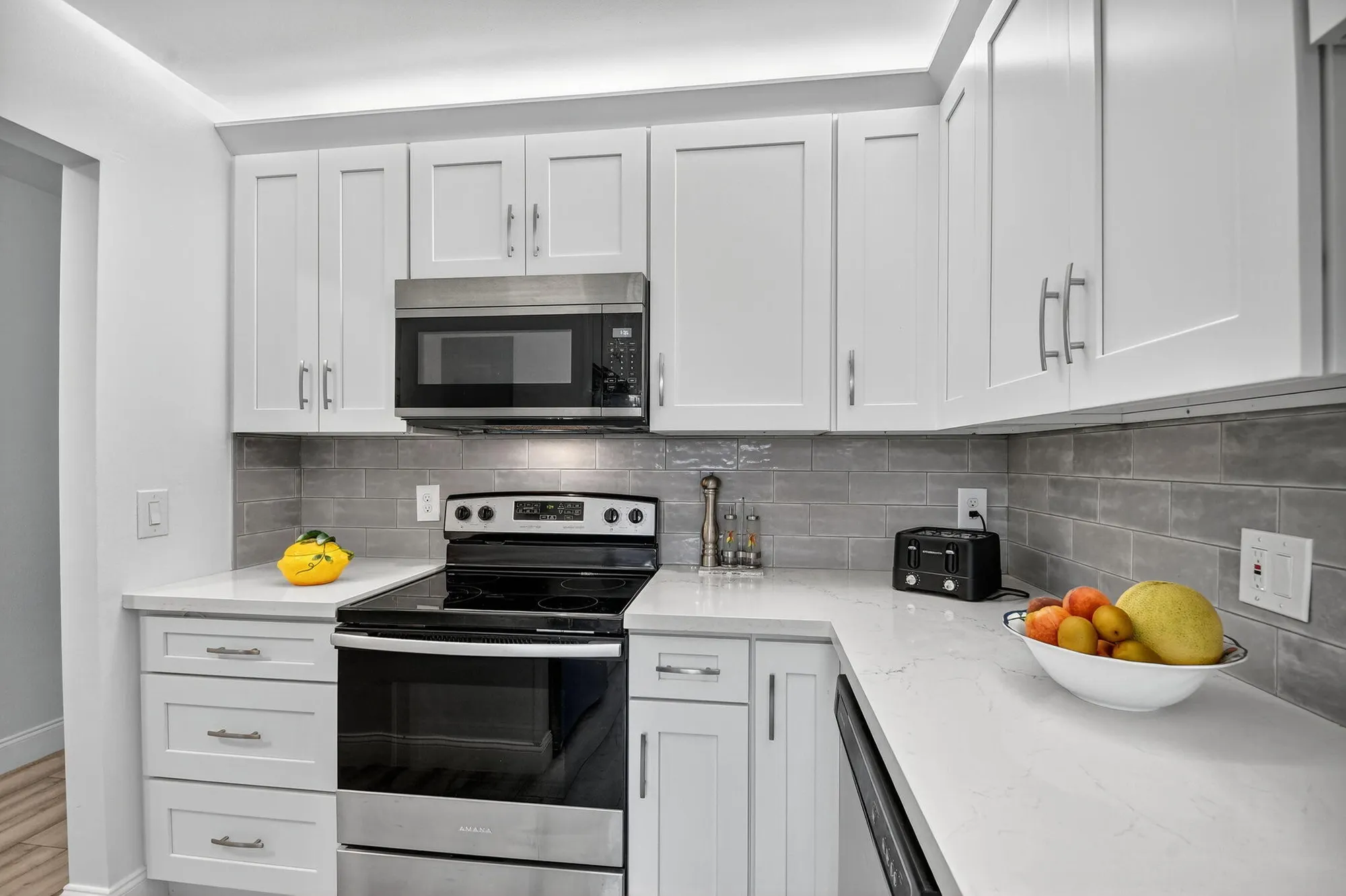 Property Slideshow image 7 of 23 | 2411 papaya dr 103, Delray Beach, FL, 33445