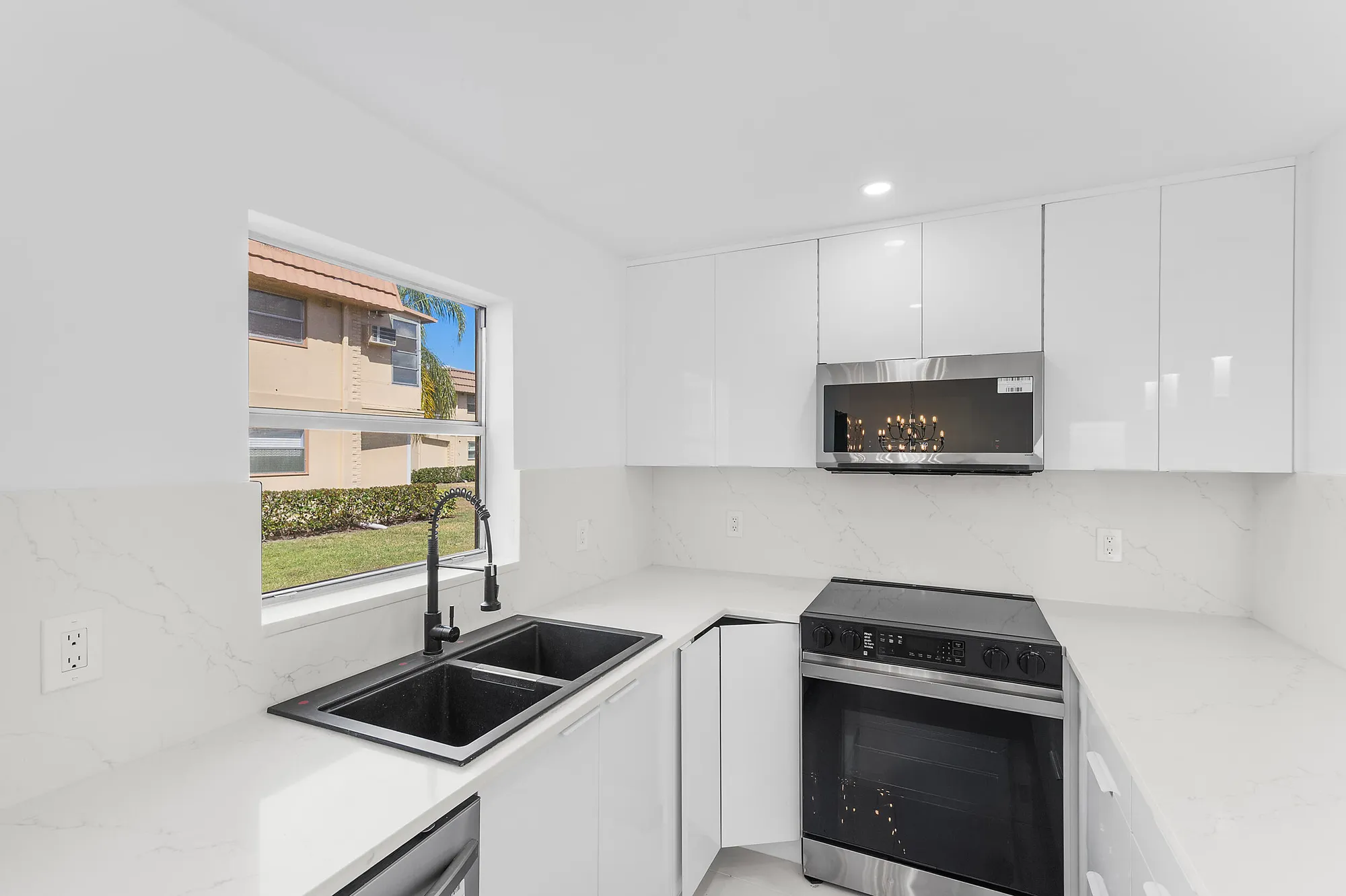 Property Slideshow image 14 of 31 | 200 saxony e unit e, Delray Beach, FL, 33446